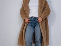 max-mara-glitter-teddy-coat-camel-video-Chelsea-london