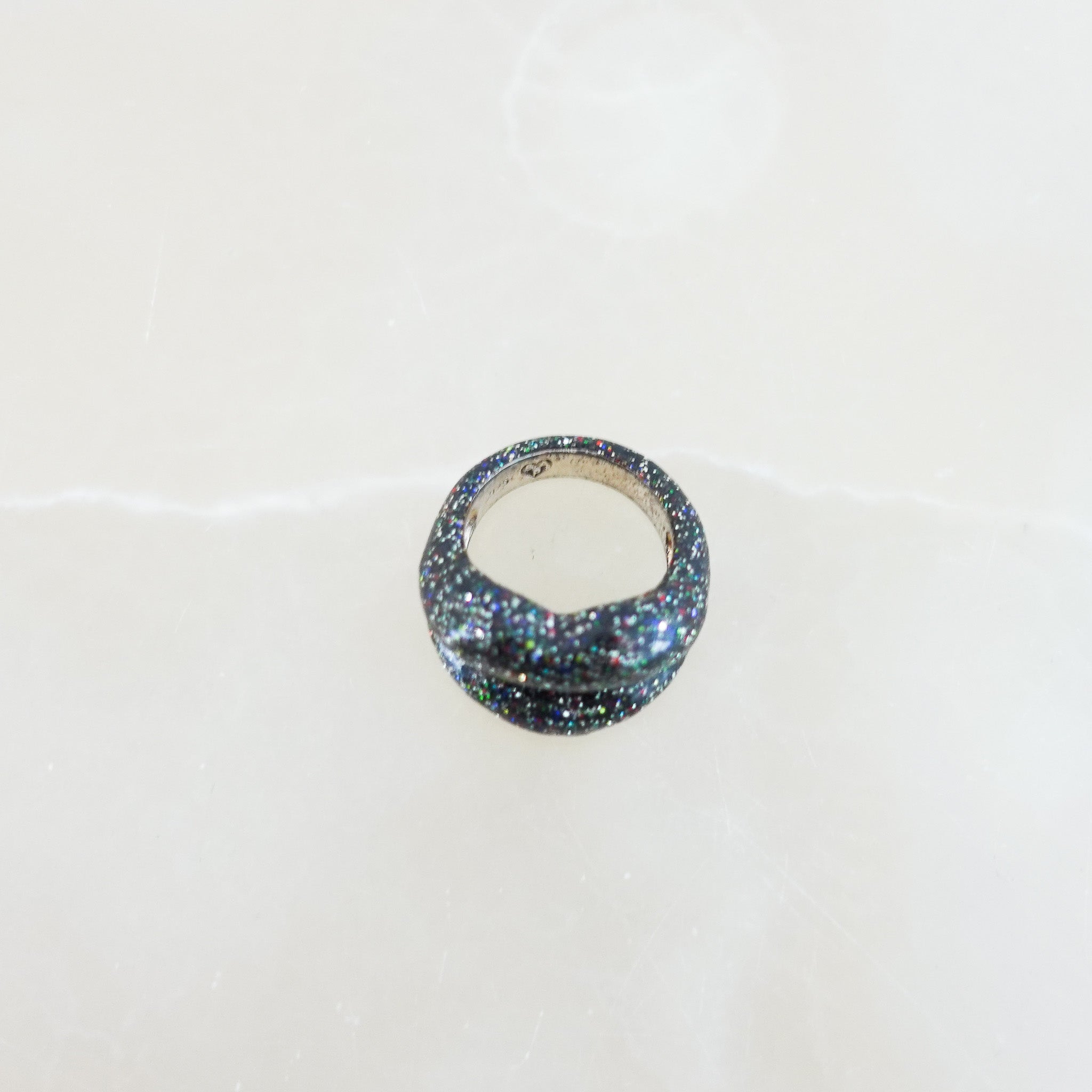 solange-hotlips-ring-glitter-black-front-picture-chelsea-london