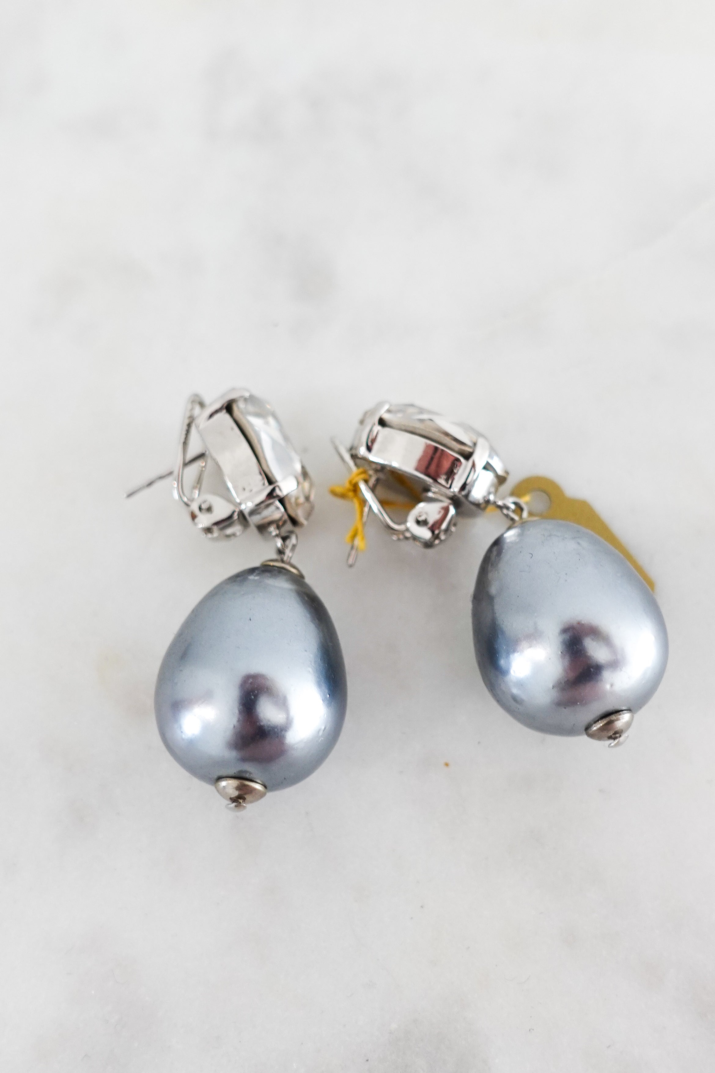 Grey & white pierced drop pearl earrings EA