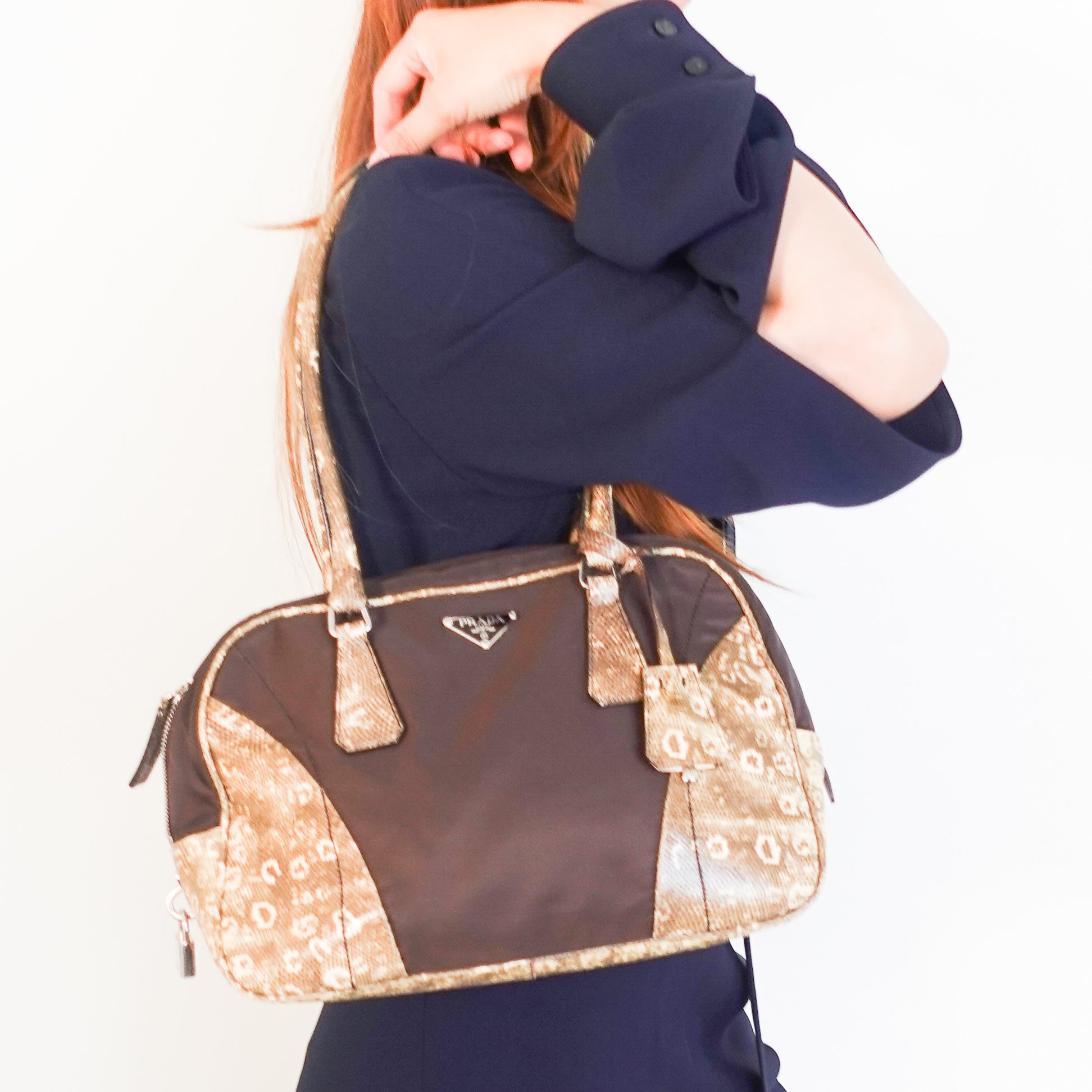 Nylon contrast shoulder bag