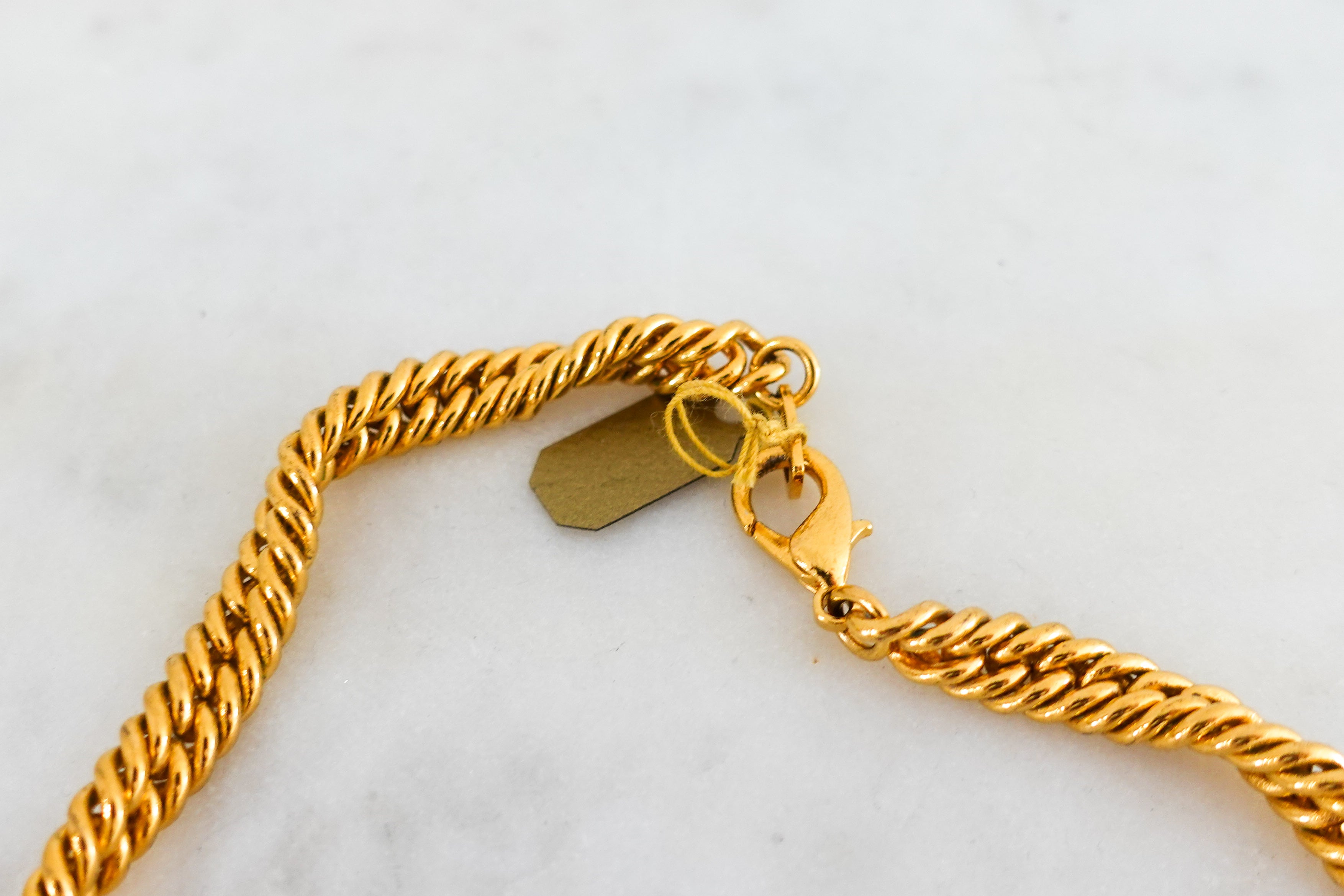 Twisted link gold plated cabouchon chain long EO