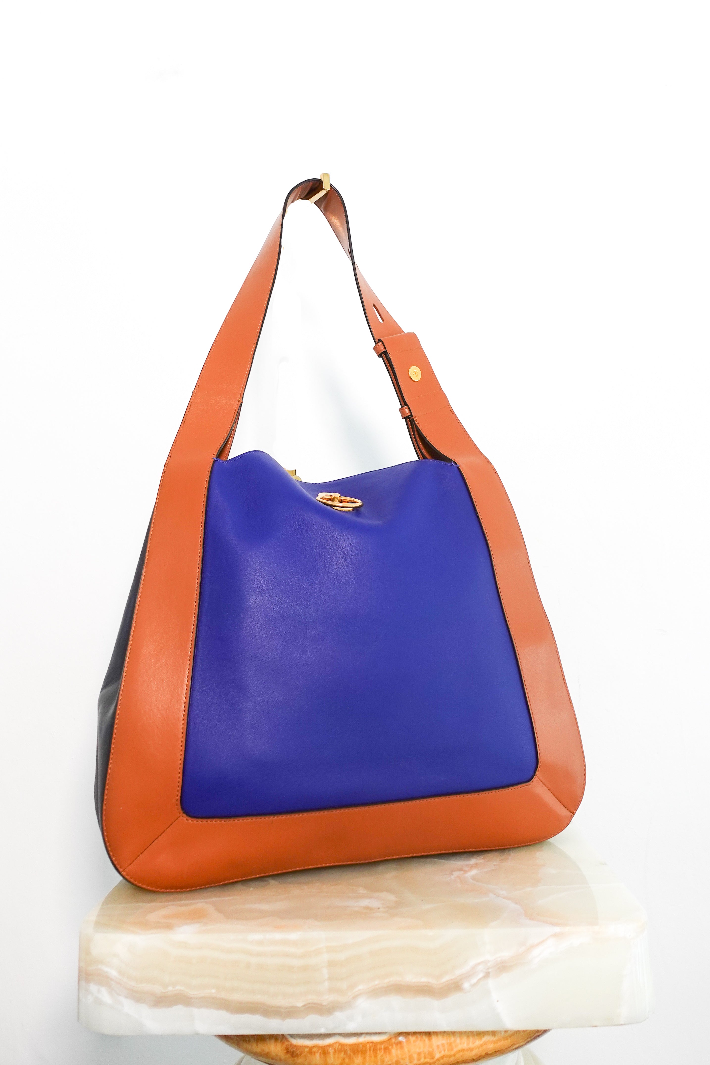 Two tone shoulder bag