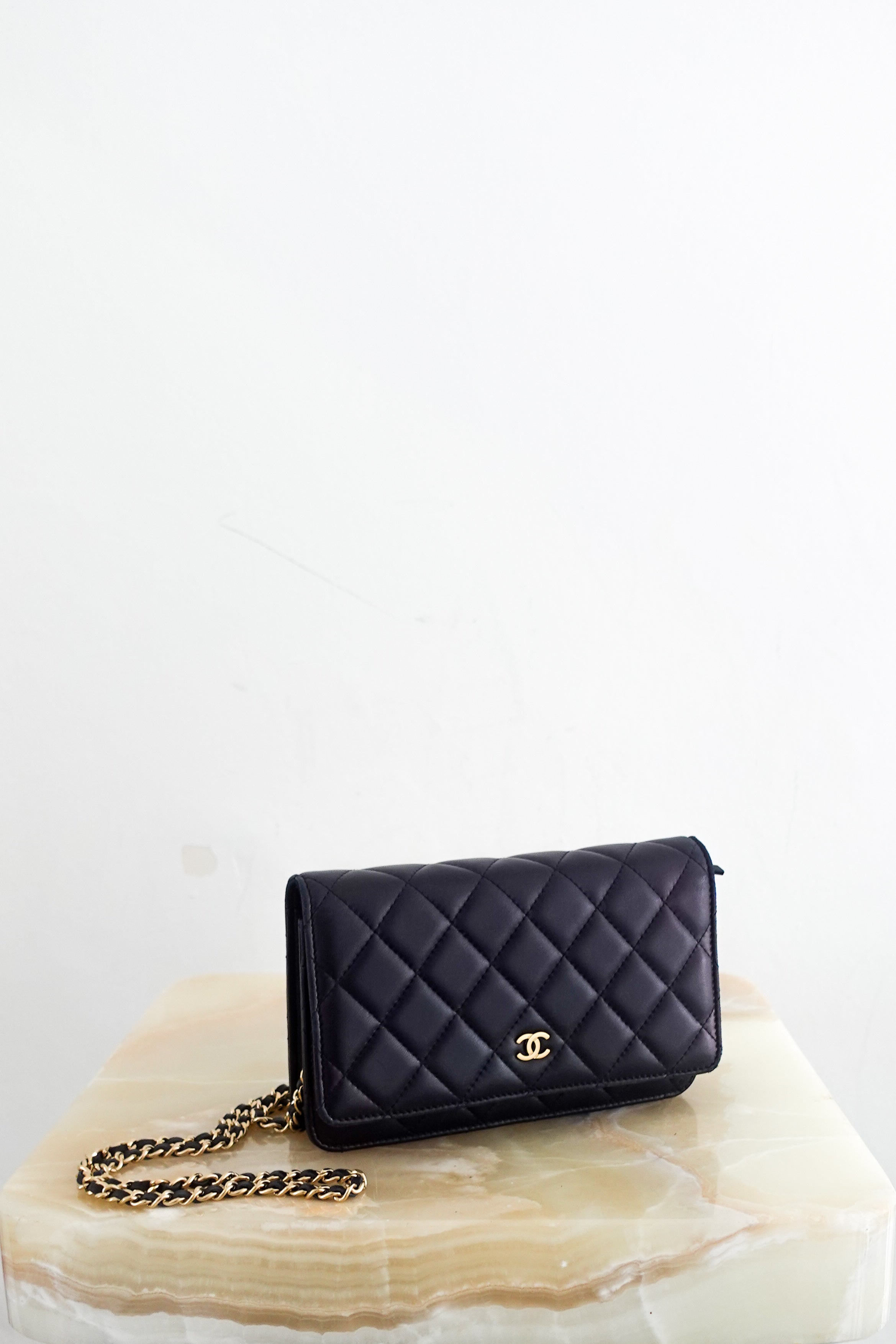 Wallet on chain in navy RRP £3220