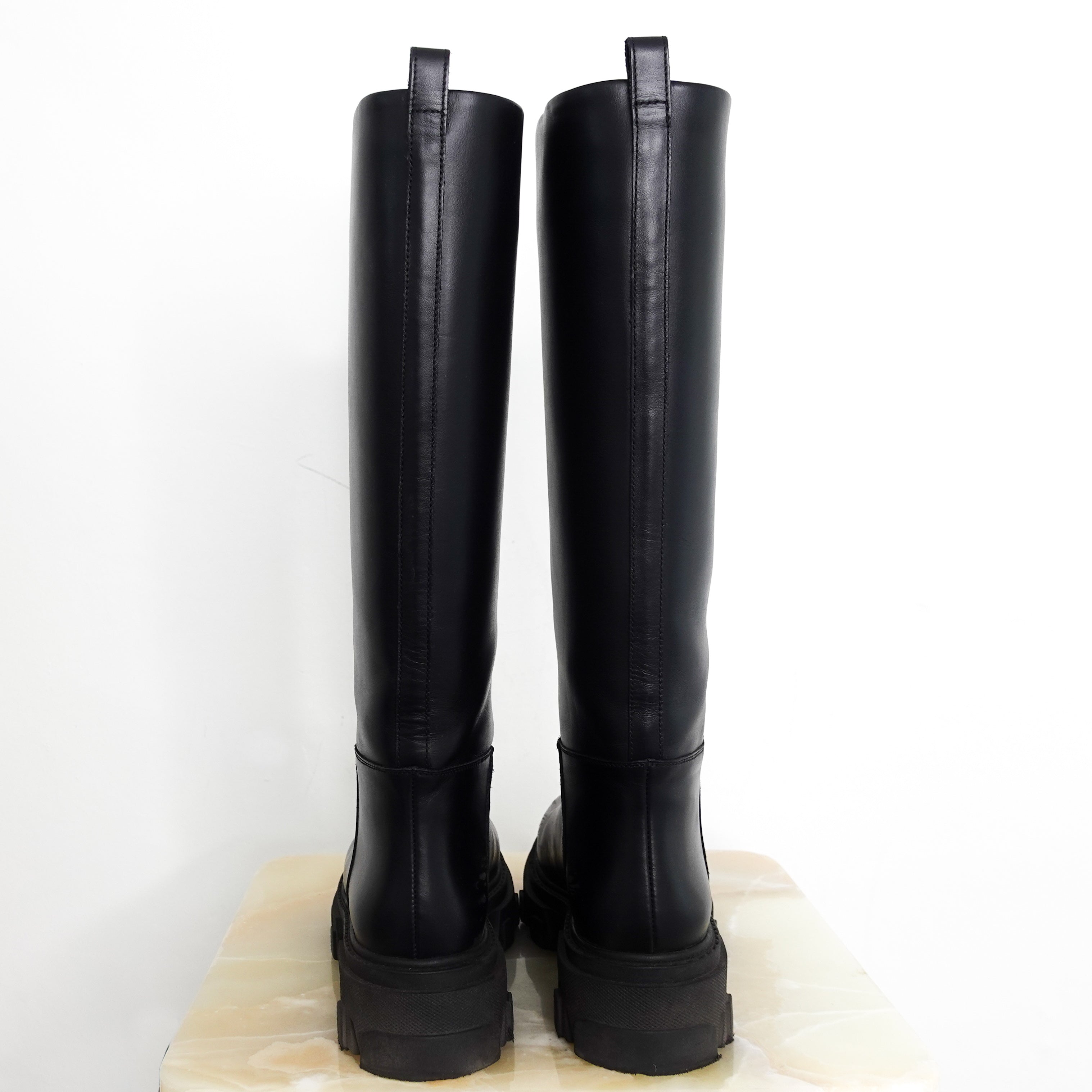 Tubular lug boots RRP £315