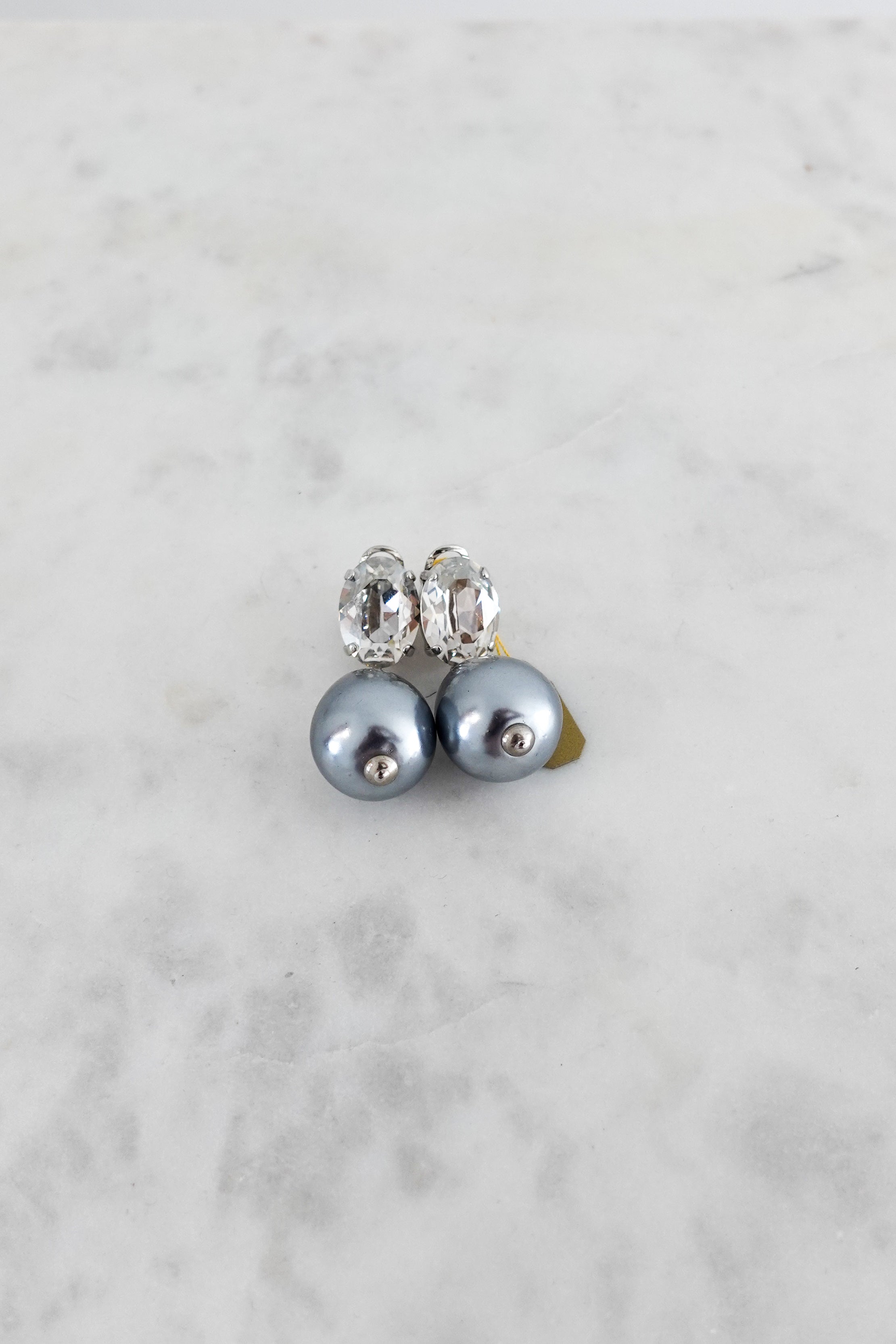 Grey & white pierced drop pearl earrings EA