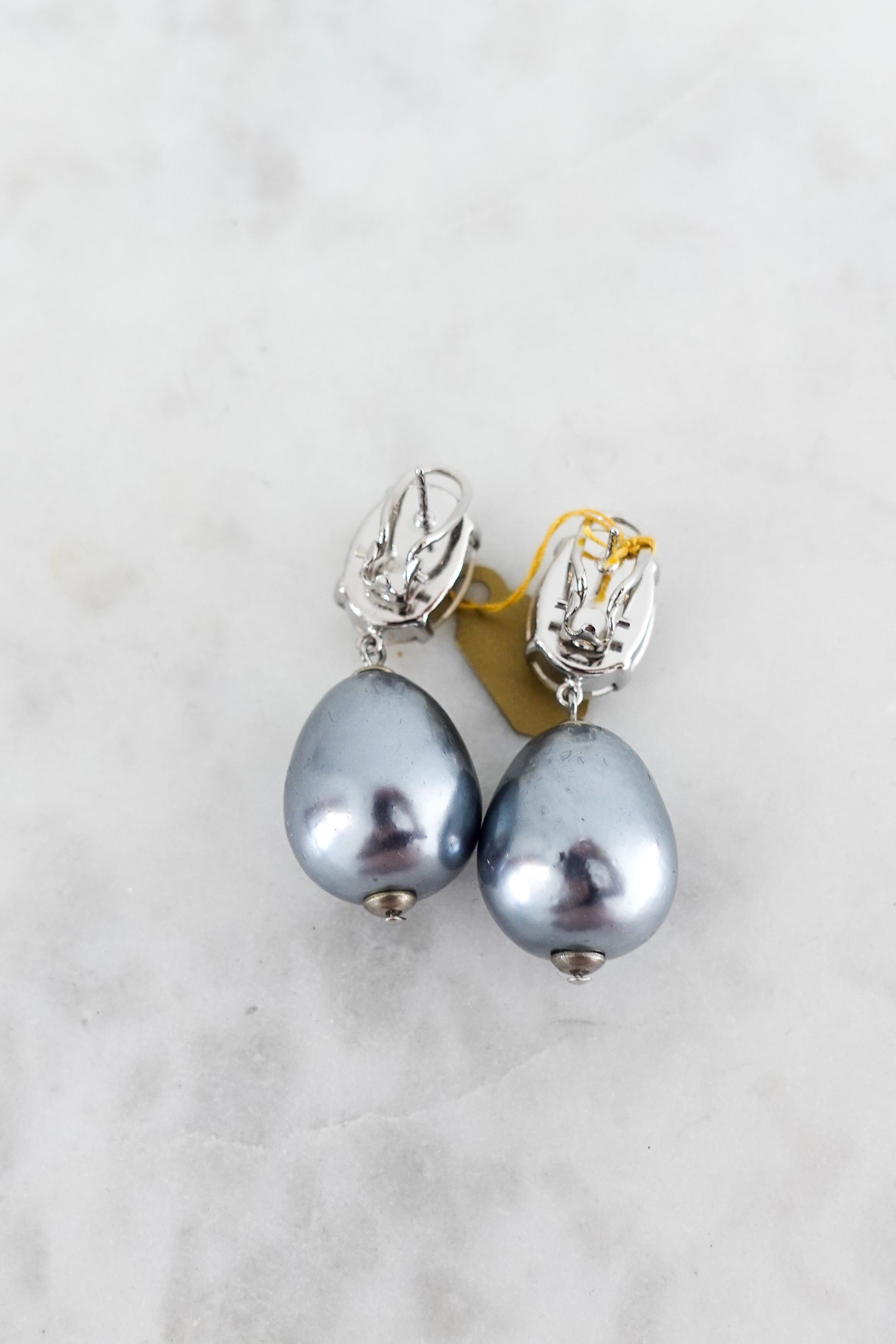 Grey & white pierced drop pearl earrings EA