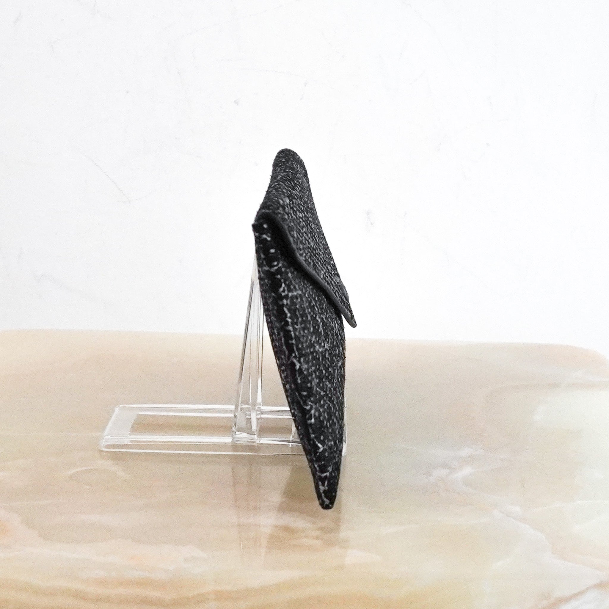 Alaia-Pochette-Cuir-Imprime-Python-Detailing-side-picture