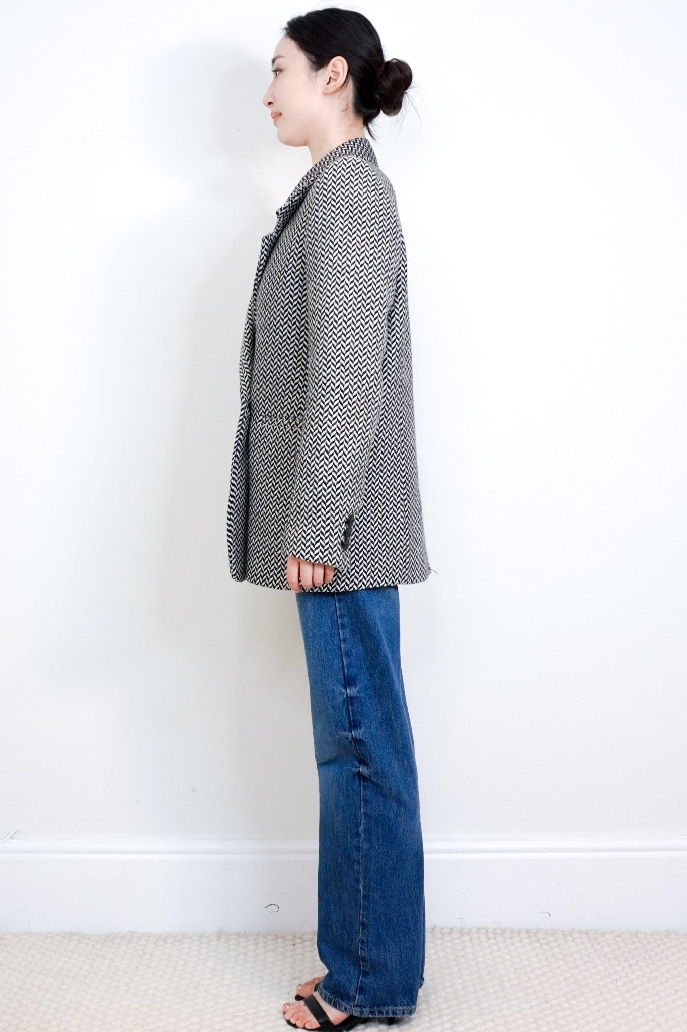 Anine-Bing-Black-and-White-Chevron-blazer-side-picture-Chelsea-London