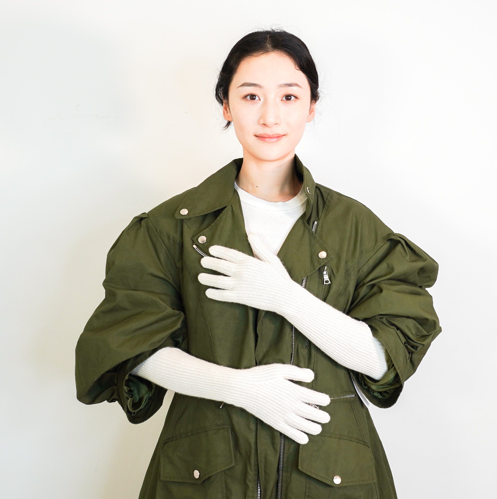 Arch 4 Cashmere Long Gloves in White RRP £145 | Authentic Preloved FINAL SALE - Reloved Again