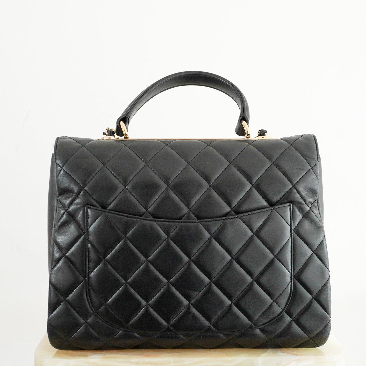 Back Image: Chanel CC Flap Bag in Black Quilted Leather 2017