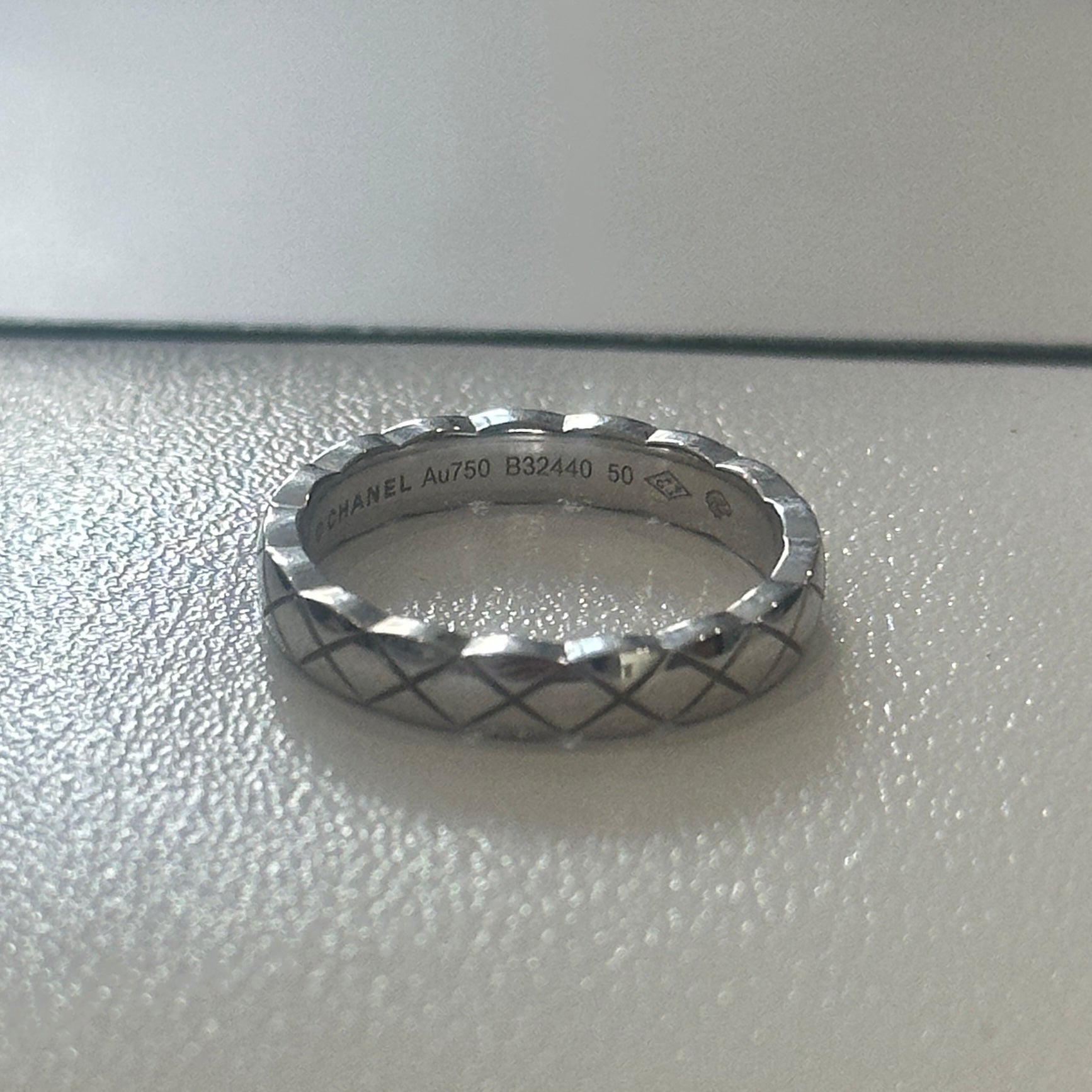 Chanel Coco Crush Small 18k White Gold Ring RRP £2650| Authentic Preloved - Reloved Again