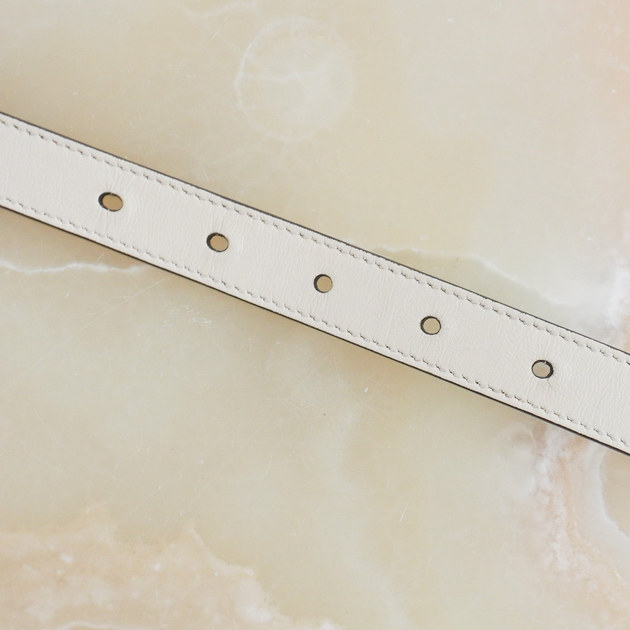 Back image of the Gucci Marmont Thin White Leather Belt 