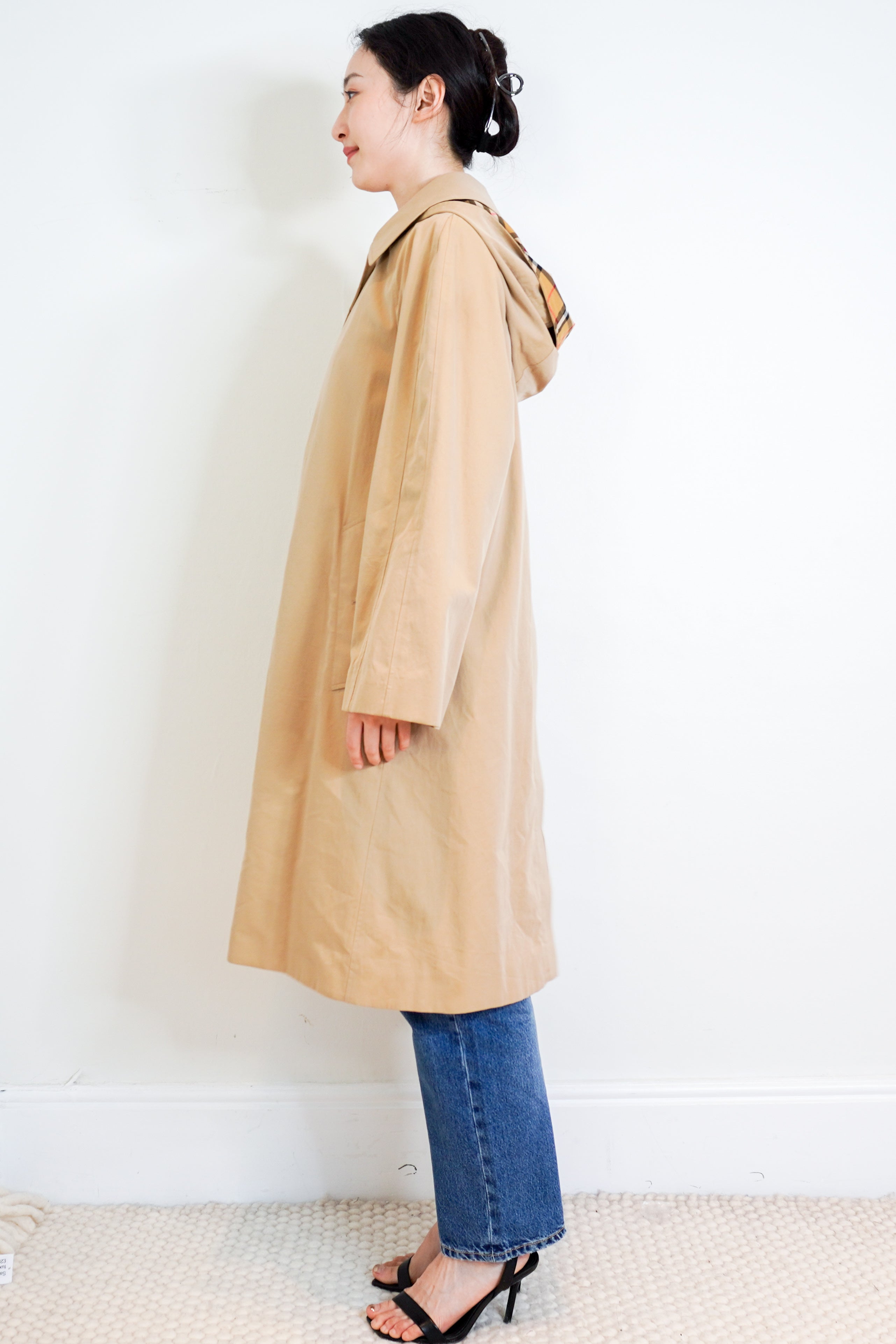 Burberry-Beige-Cotton-Trench-Coat-side-picture-Chelsea-London