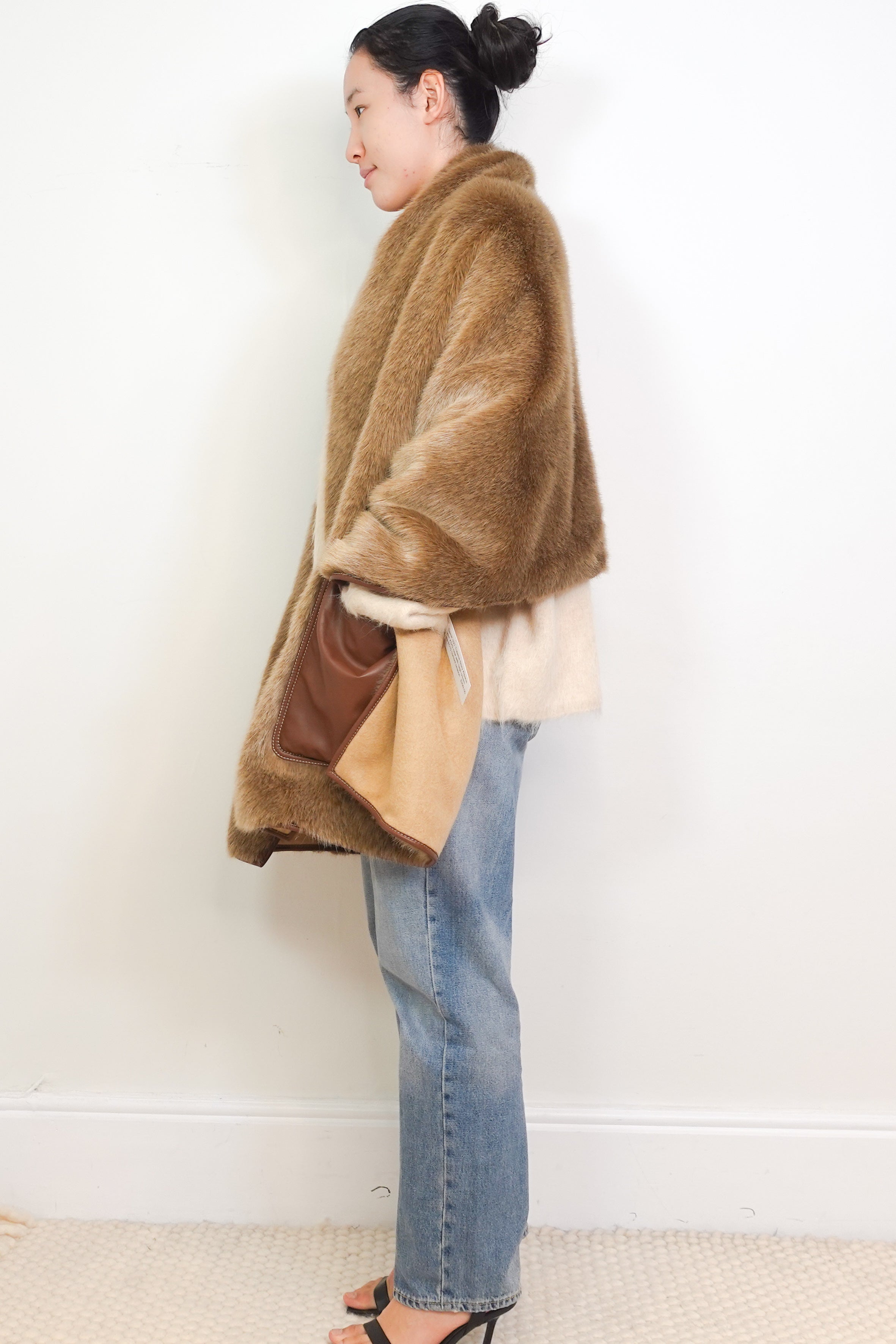 Burberry-Brown-Faux-Fur-Pocket-Stole-side-picture-Chelsea-London