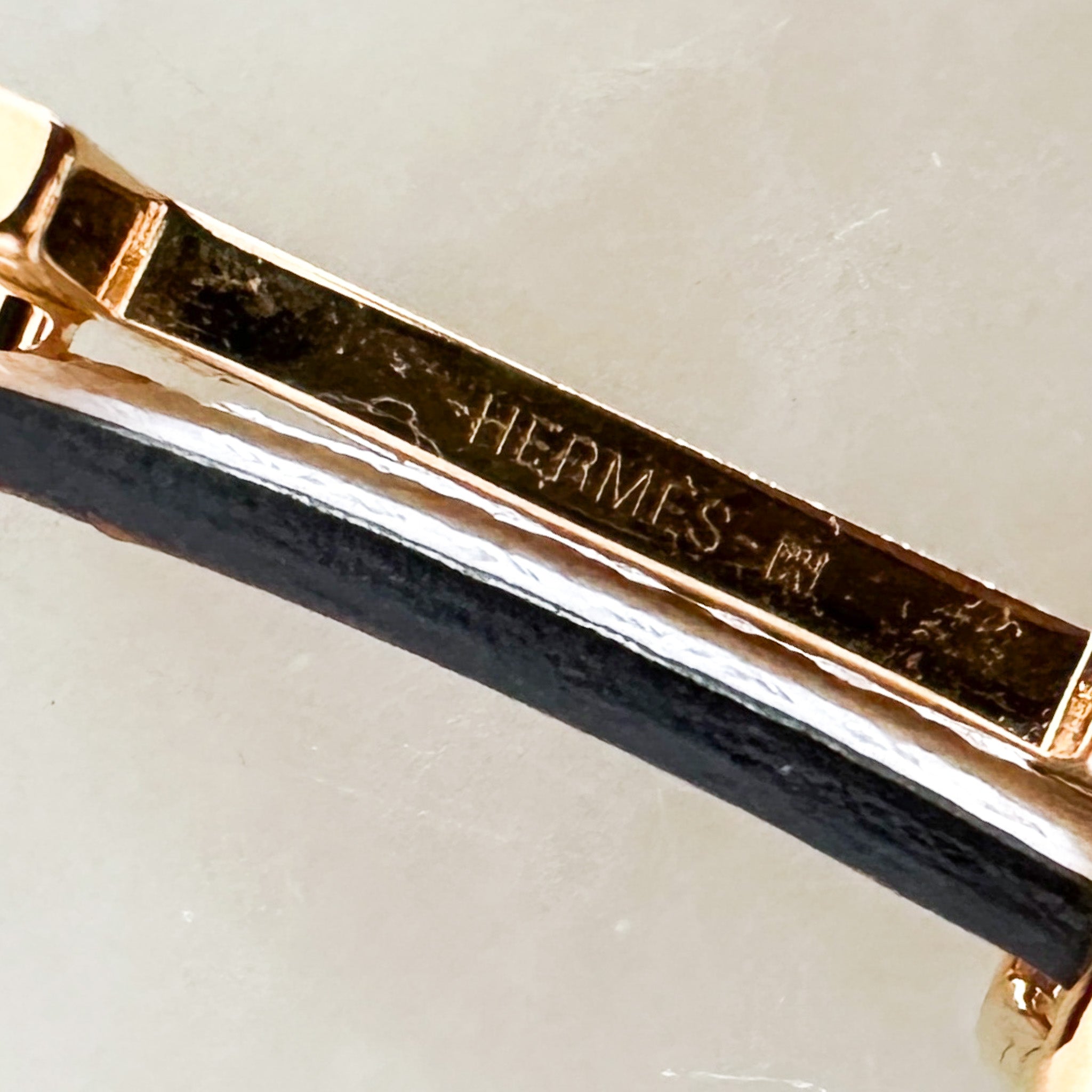 CURRENT-SEASON-Hermes-Mini-Reversible-H-Belt-13mm-in-Gold-and-Blanc-side-picture