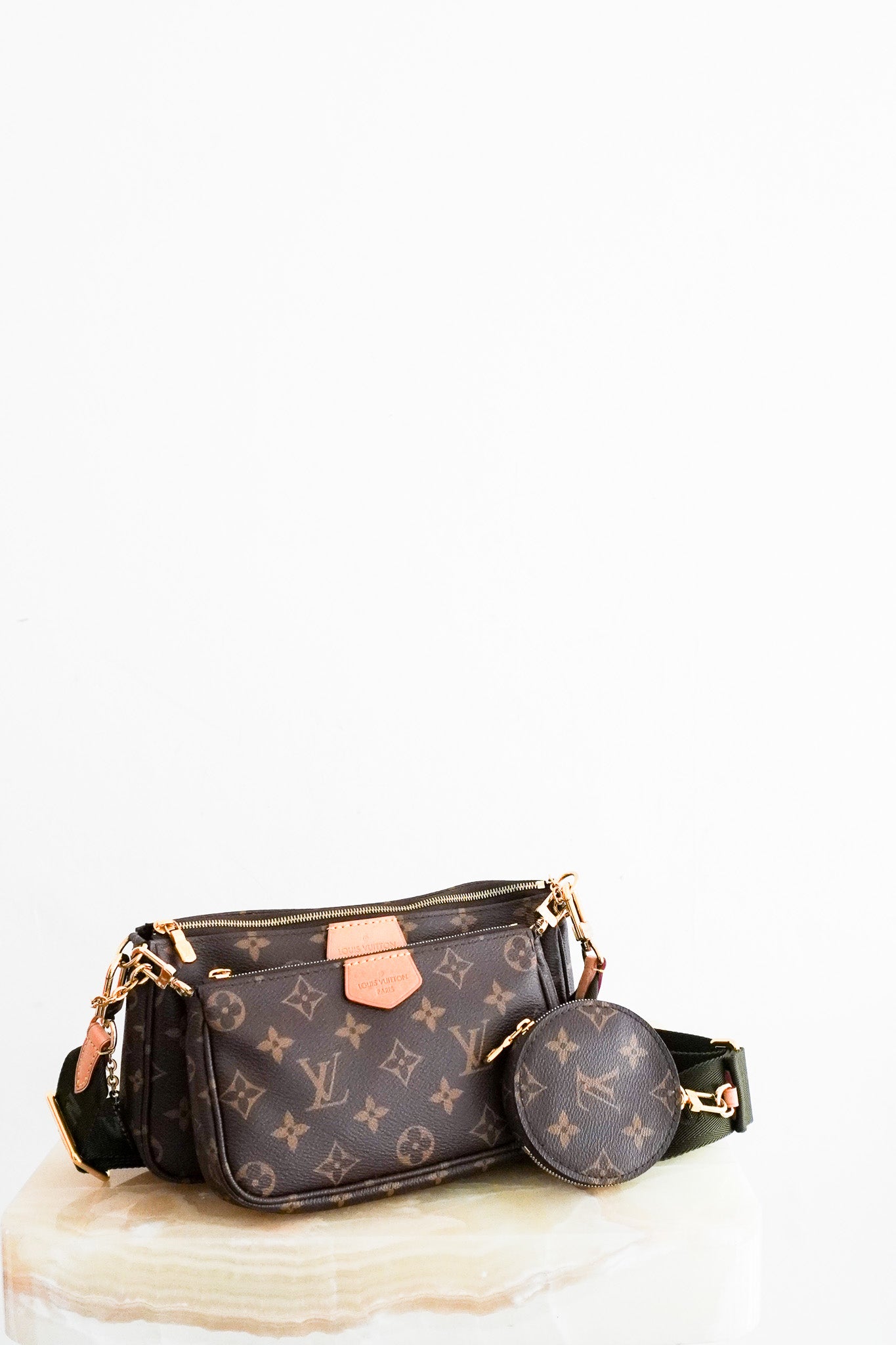 CURRENT-SEASON-Louis-Vuitton-Monogram-Multi-Pochette-Accessoires-Bag-front-picture-chelsea-london