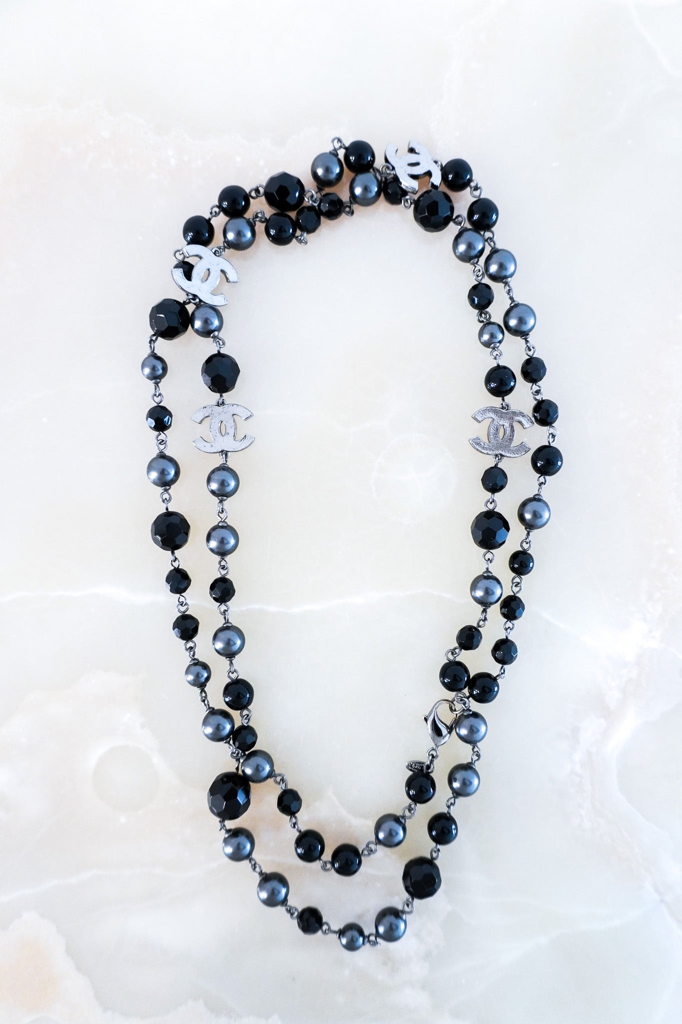 Chanel-Long-Dark-Pearl-Necklace-front-picture-chelsea-london
