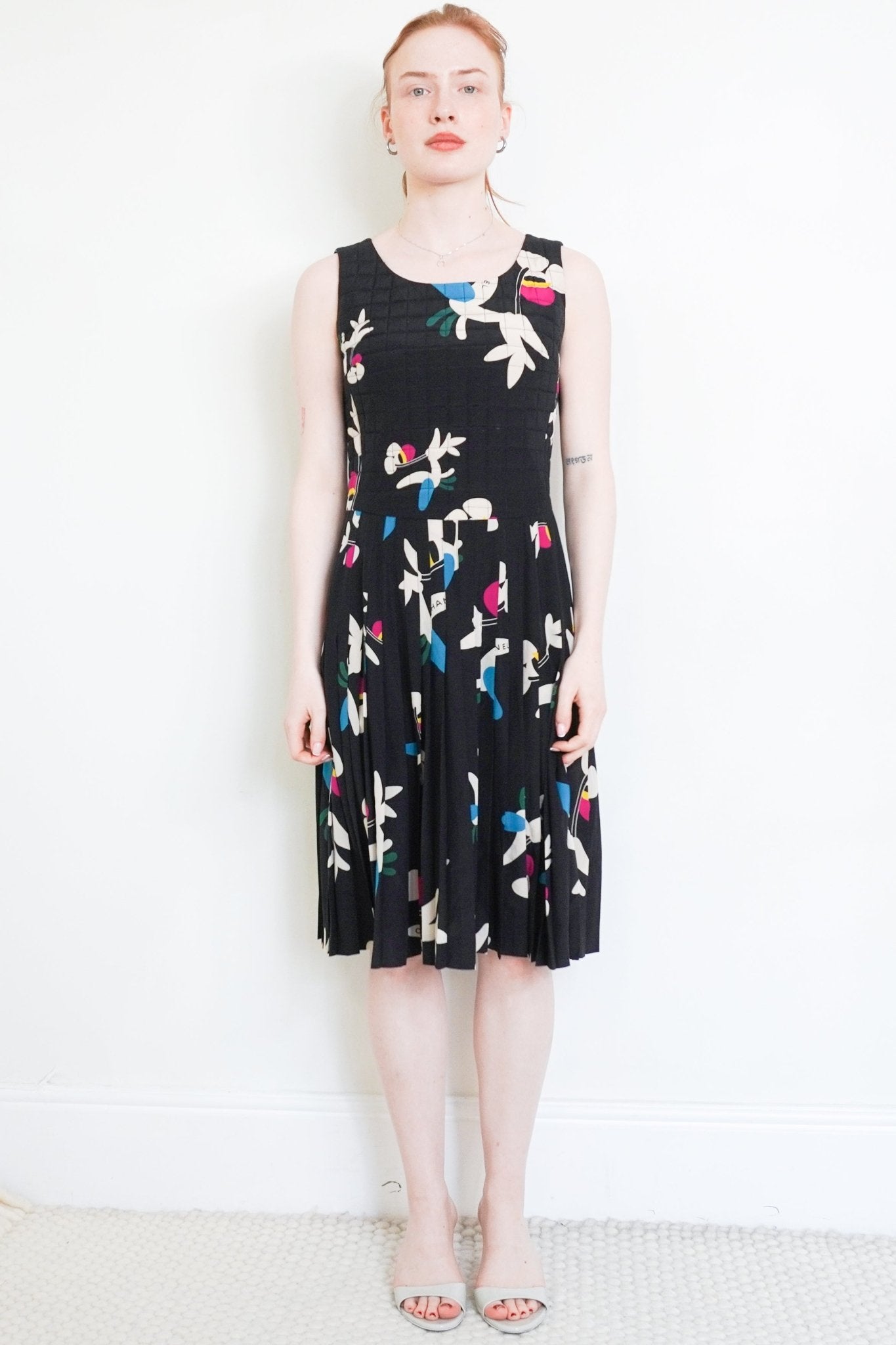 Chanel-Vintage-Black-Silk-Print-Dress-SS-2000-Runway-front-picture-Chelsea-London