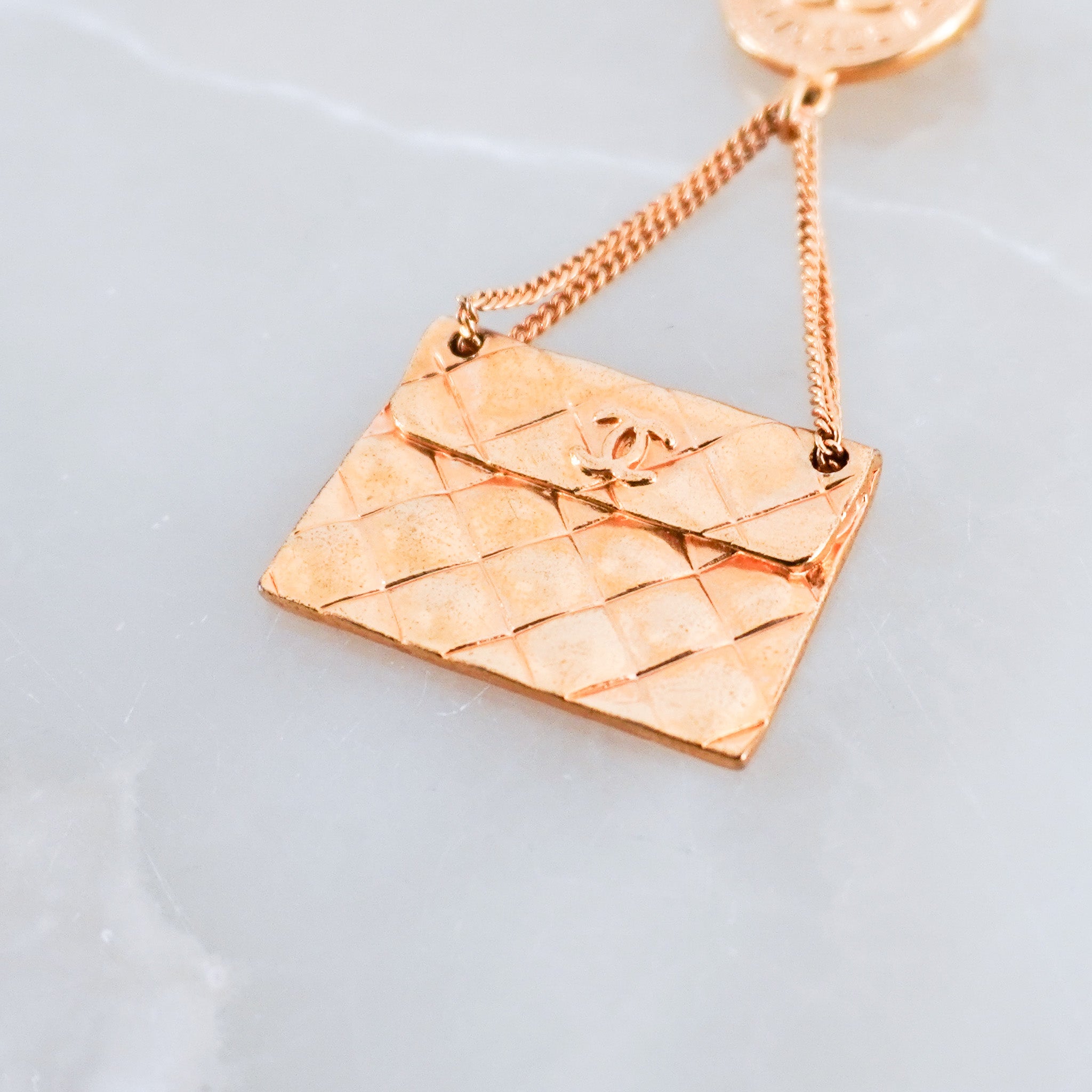 Chanel-Vintage-Gold-Plated-Brooch-side-picture