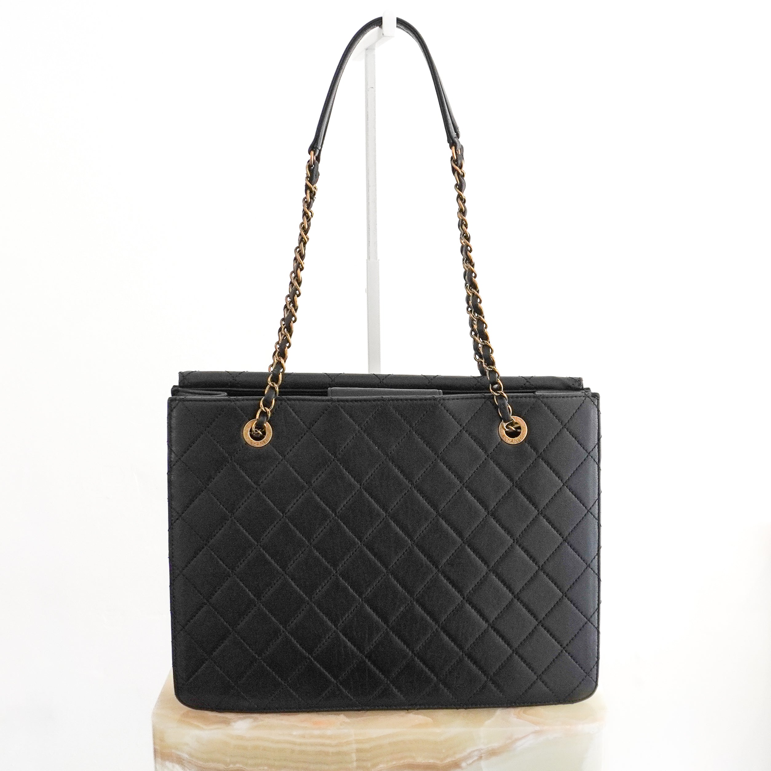 Chanel Black Lambskin Beauty Lock Shopping side Bag back photo chelsea london