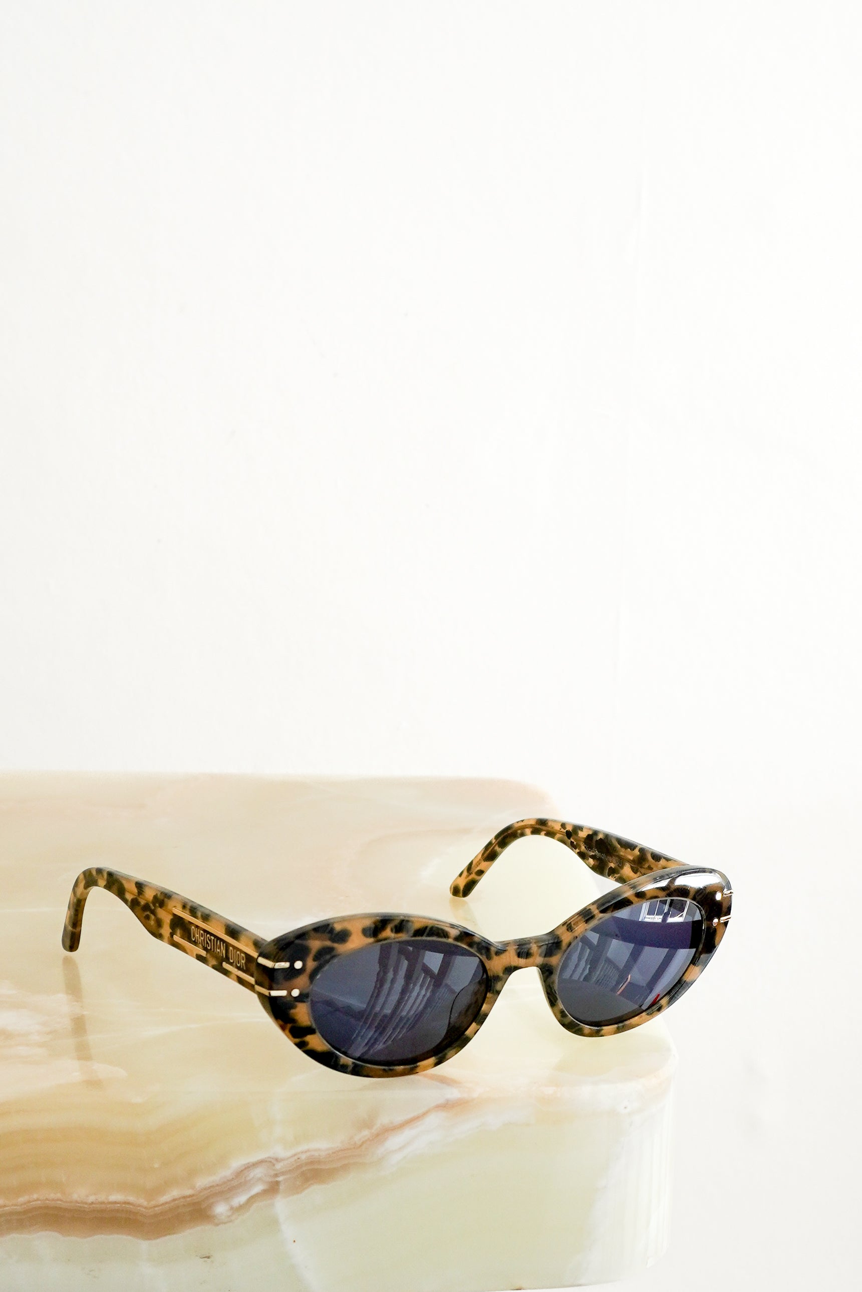 Christian Dior DiorSignature B3U Beige Mizza Butterfly Sunglasses front photo chelsea london