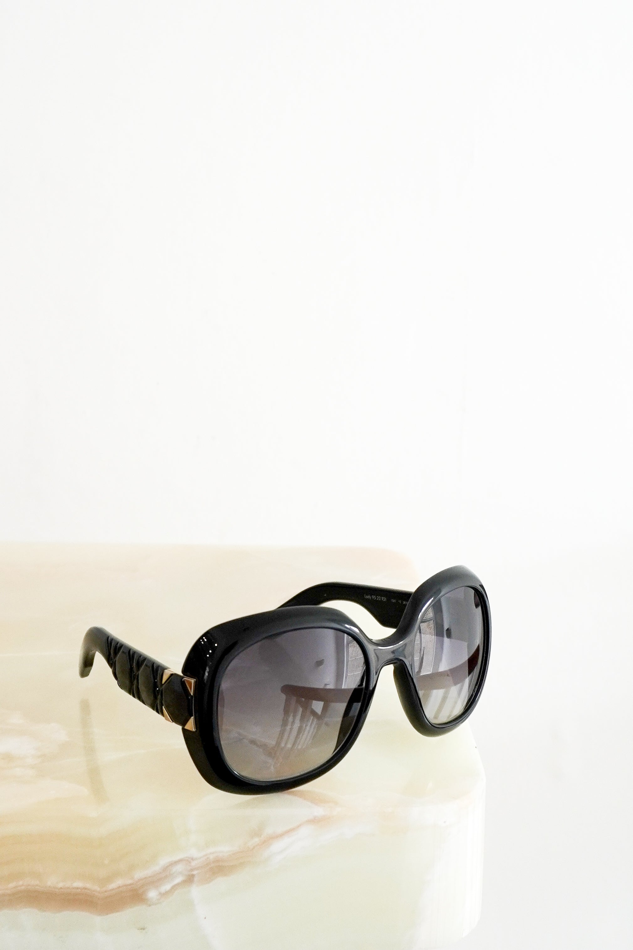 Christian Dior Lady 95.22 R2I Black Cannage Sunglasses front photo chelsea london