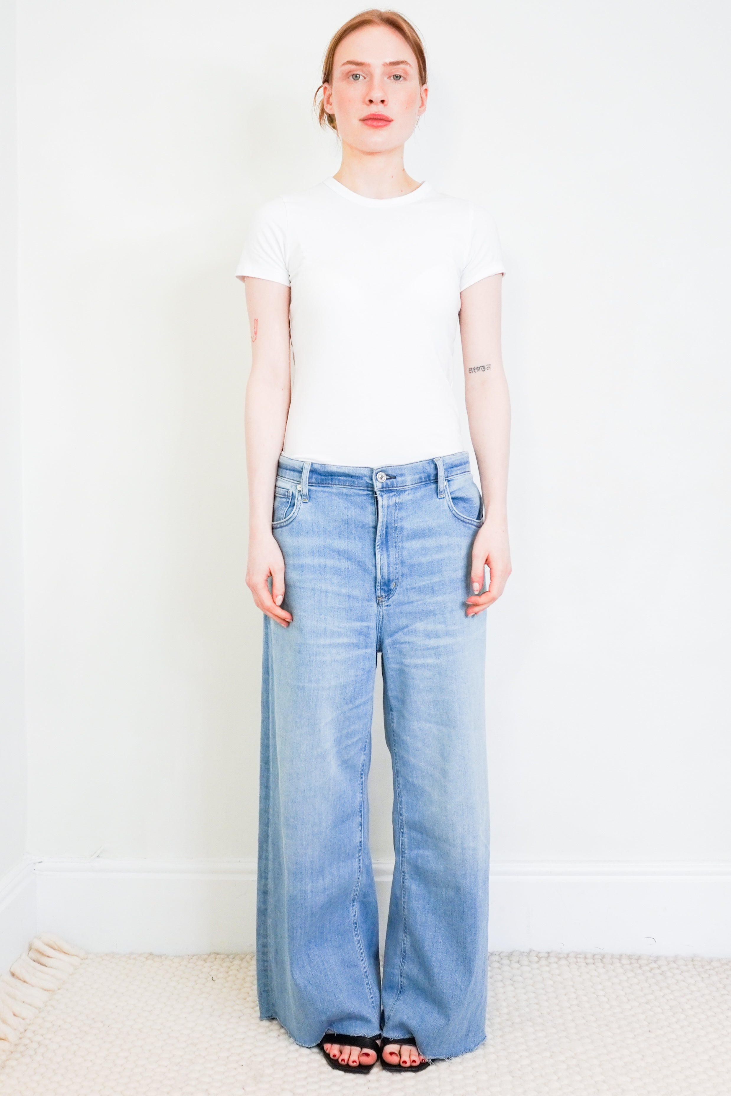 Citizens-of-Humanity-Blue-Lyra-Wide-Leg-Jeans-Front-Picture-Chelsea-London