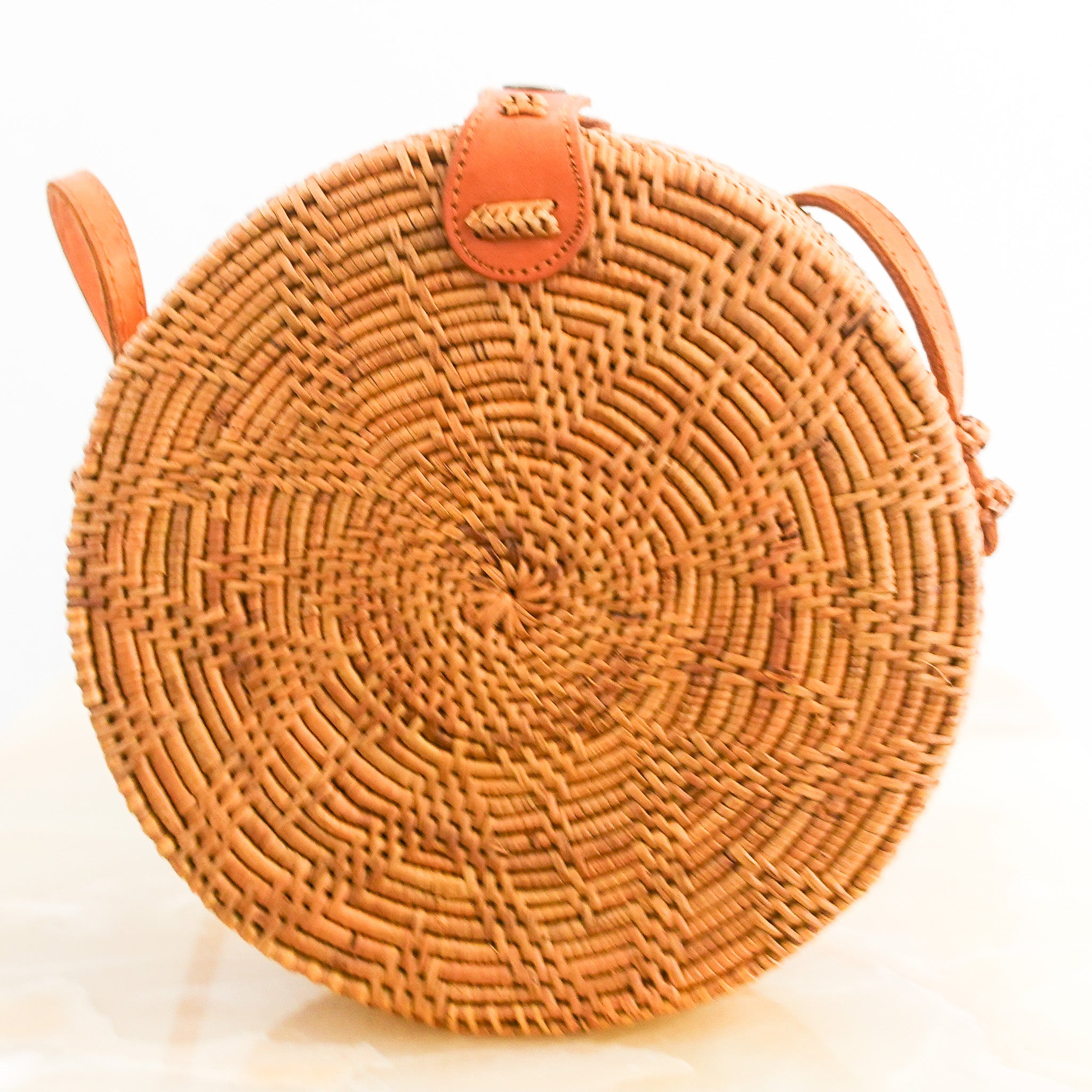 Round basket bag