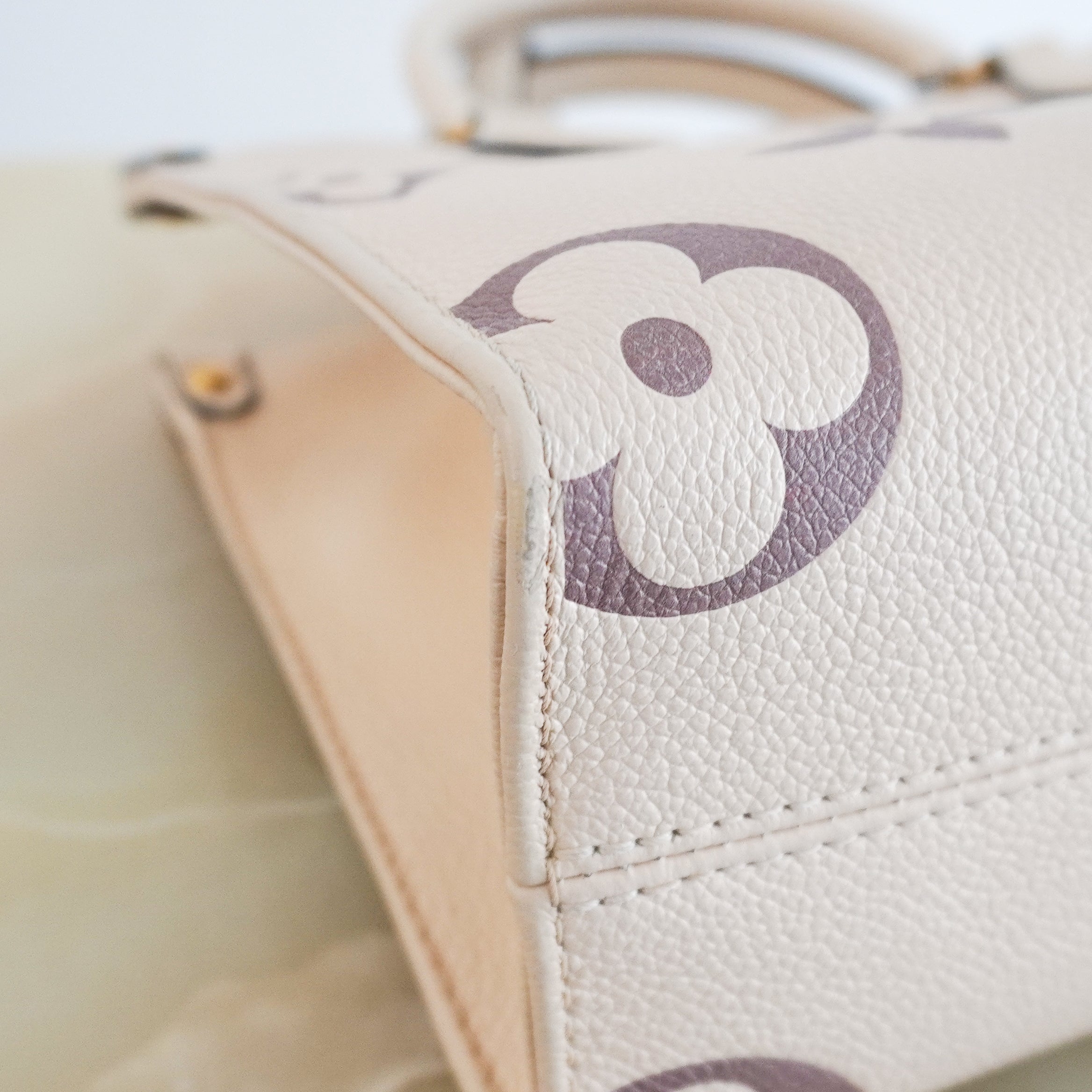 Louis Vuitton OnTheGo PM Bag in White Monogram Empreinte Leather (RRP £2750) | Authentic Preloved