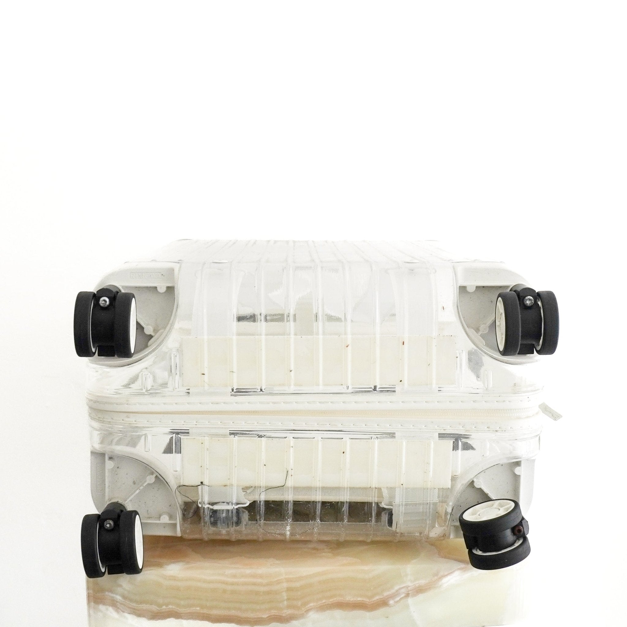 Off-White™ x RIMOWA 
