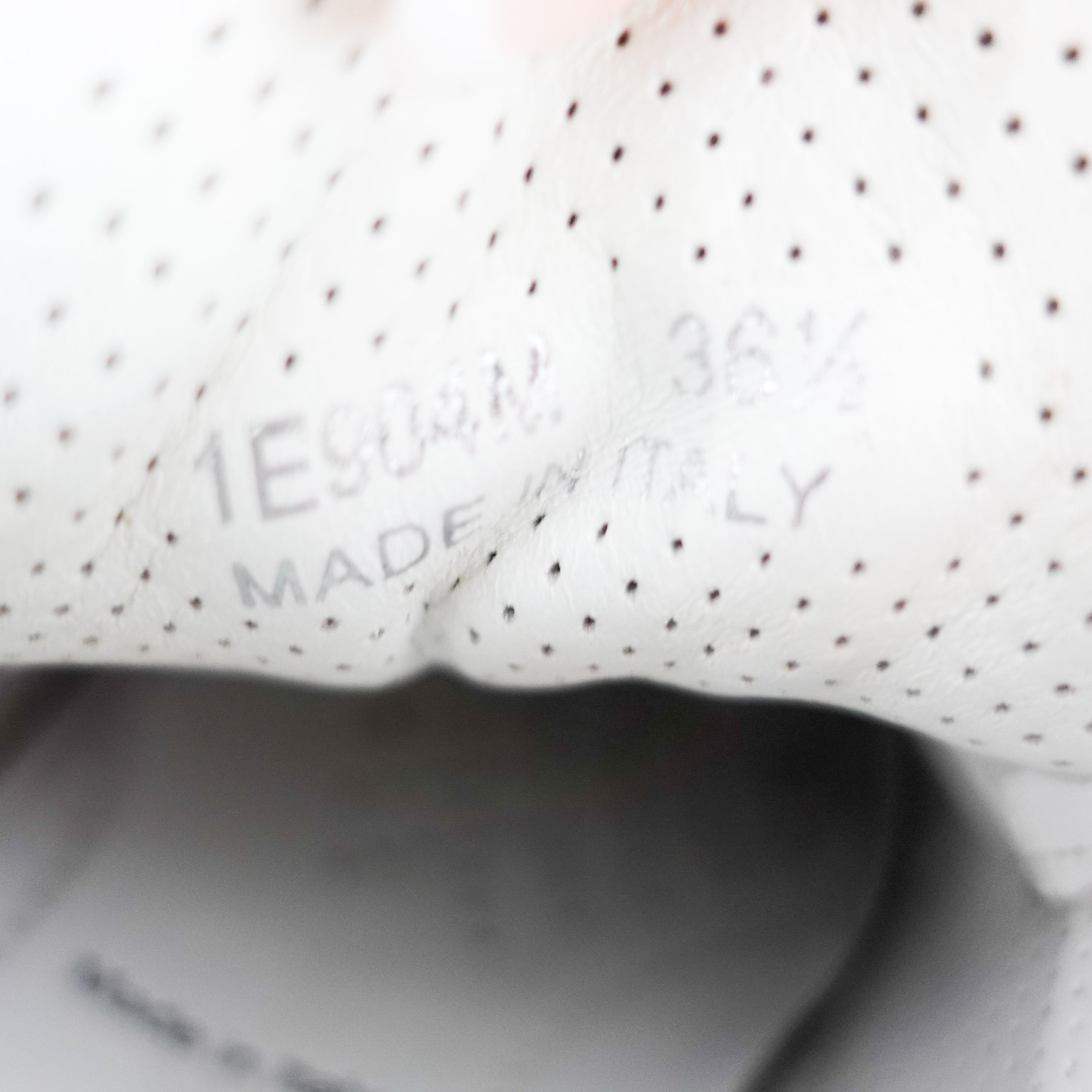 Prada white Low Top Classic trainers RRP £790 | Preloved Authentic