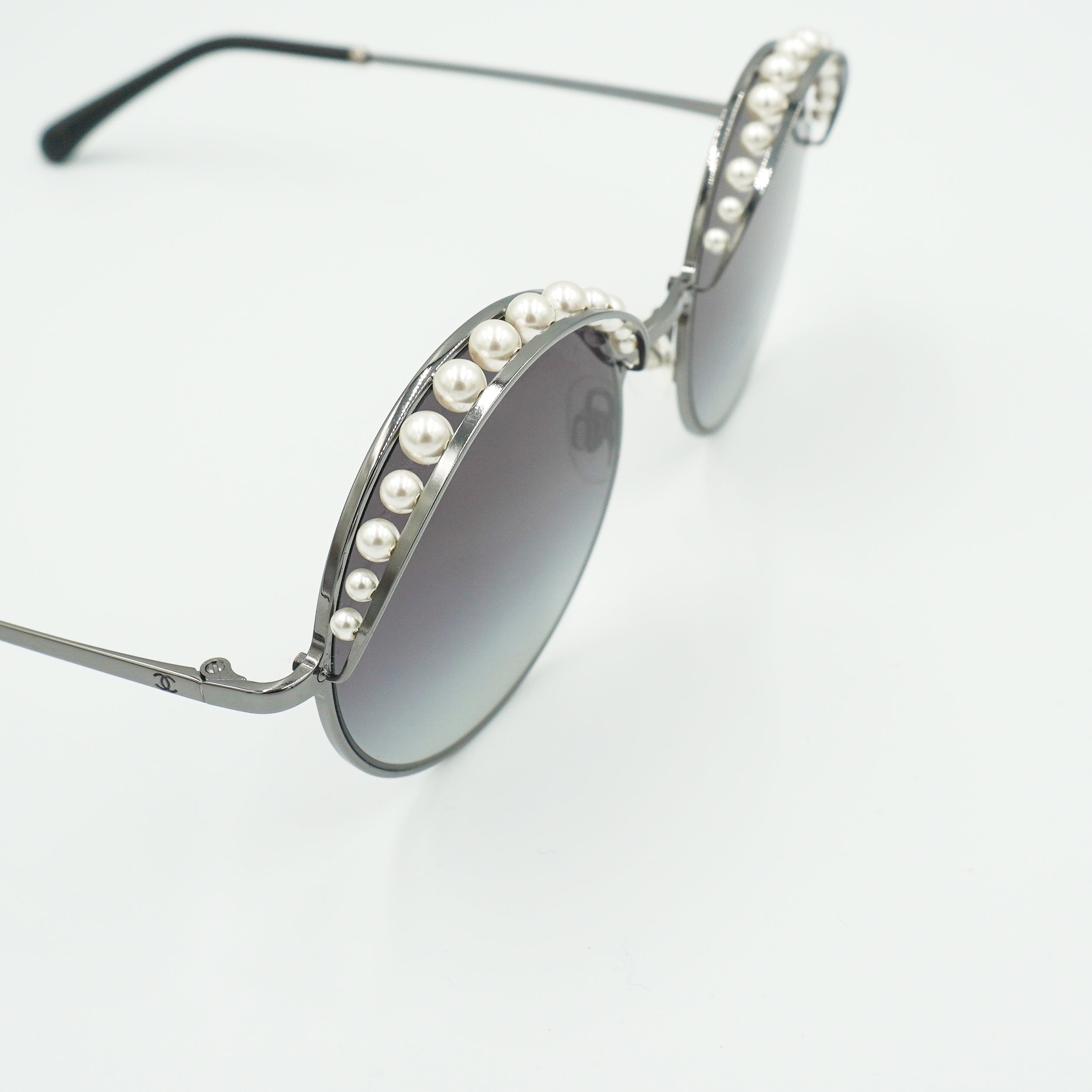 Chanel Pearl-Embellished Round Sunglasses in Silver (RRP £530) | Authentic Preloved FINAL SALE