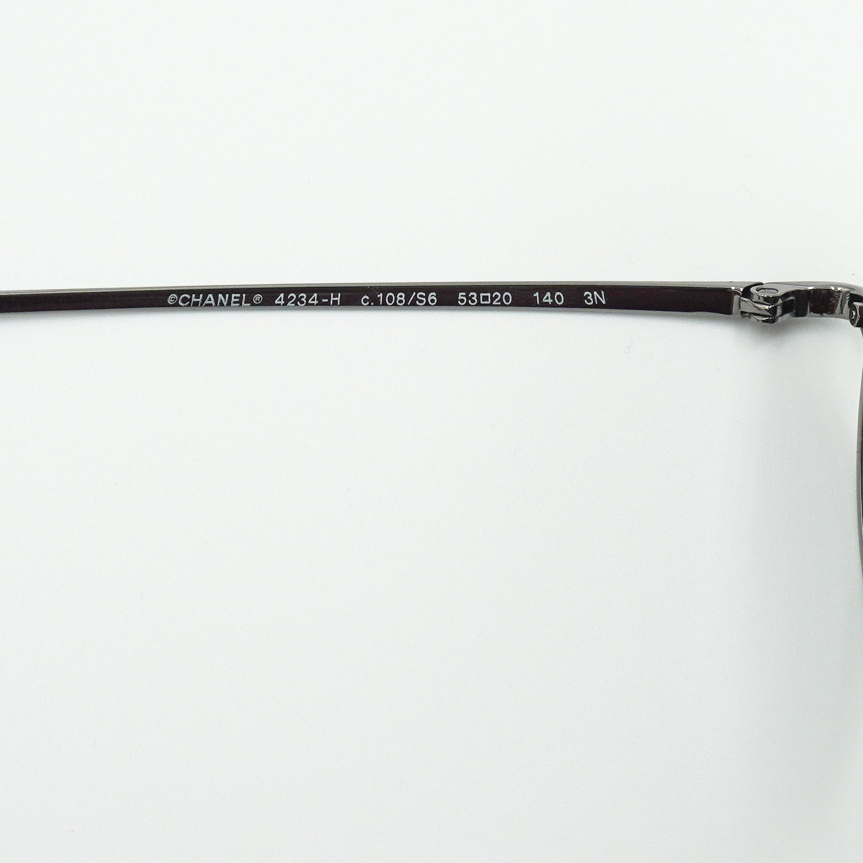 Chanel Pearl-Embellished Round Sunglasses in Silver (RRP £530) | Authentic Preloved FINAL SALE