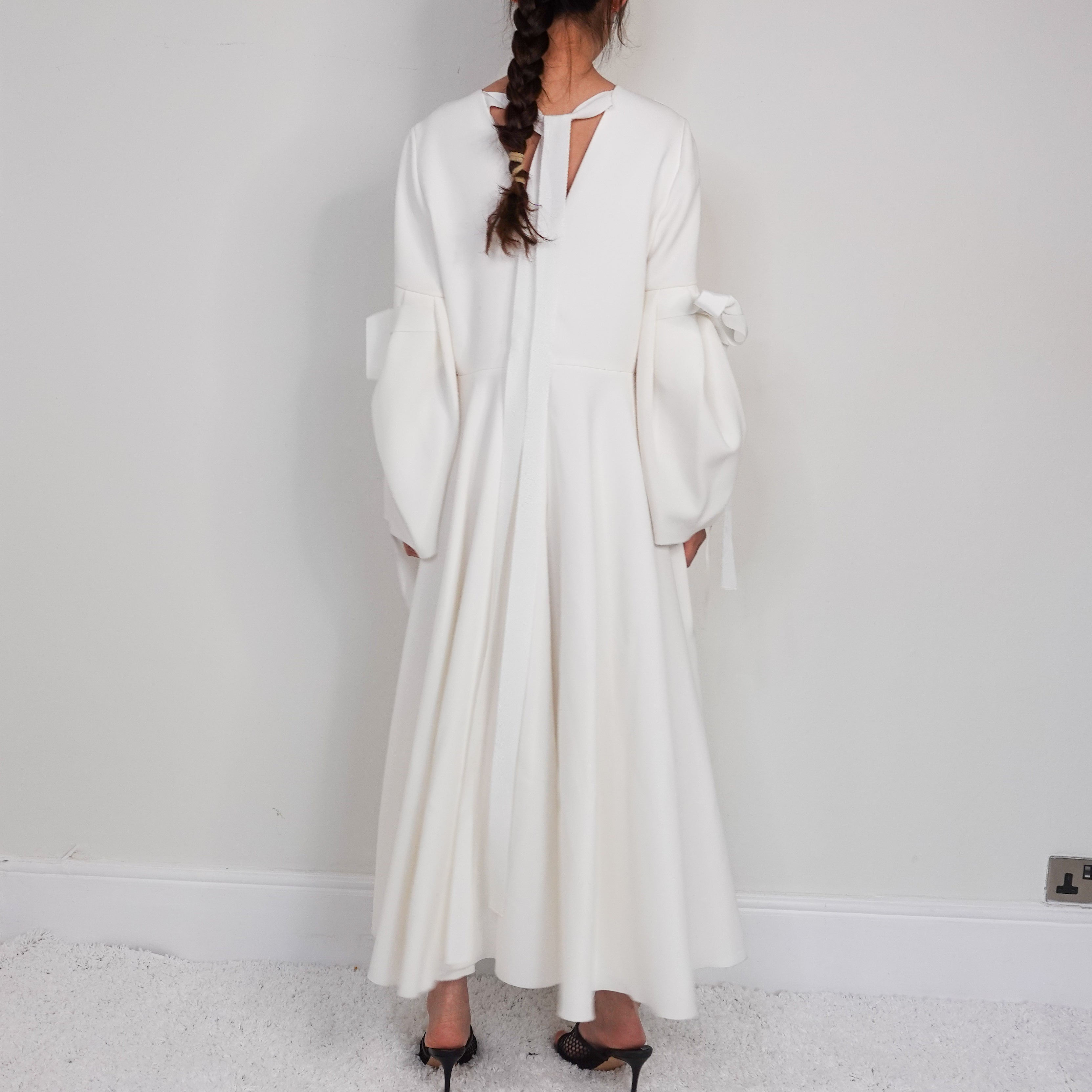 Midi white dress crepe