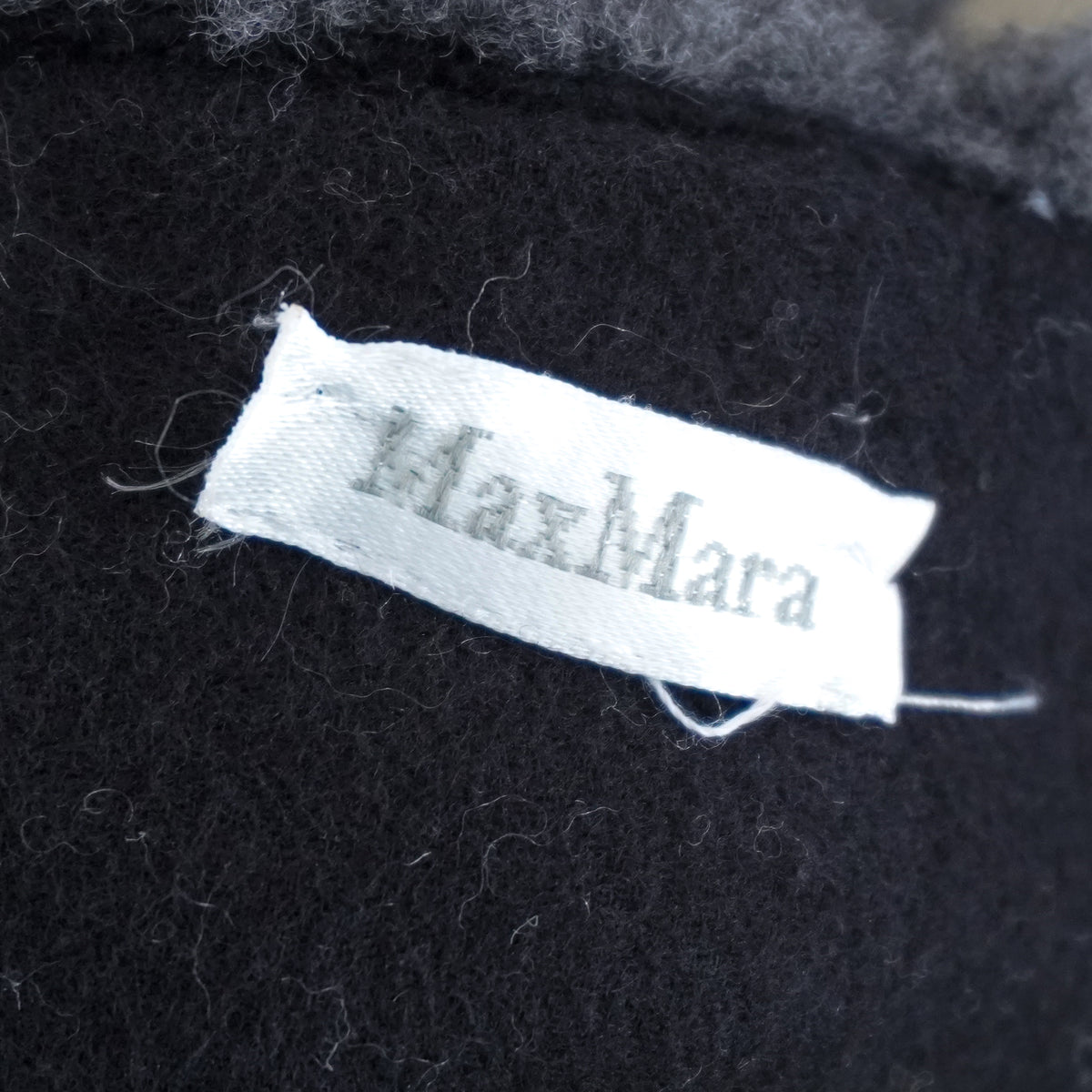 Max Mara Fingerless Grey Gloves (RRP £225) | FINAL SALE Authentic Preloved