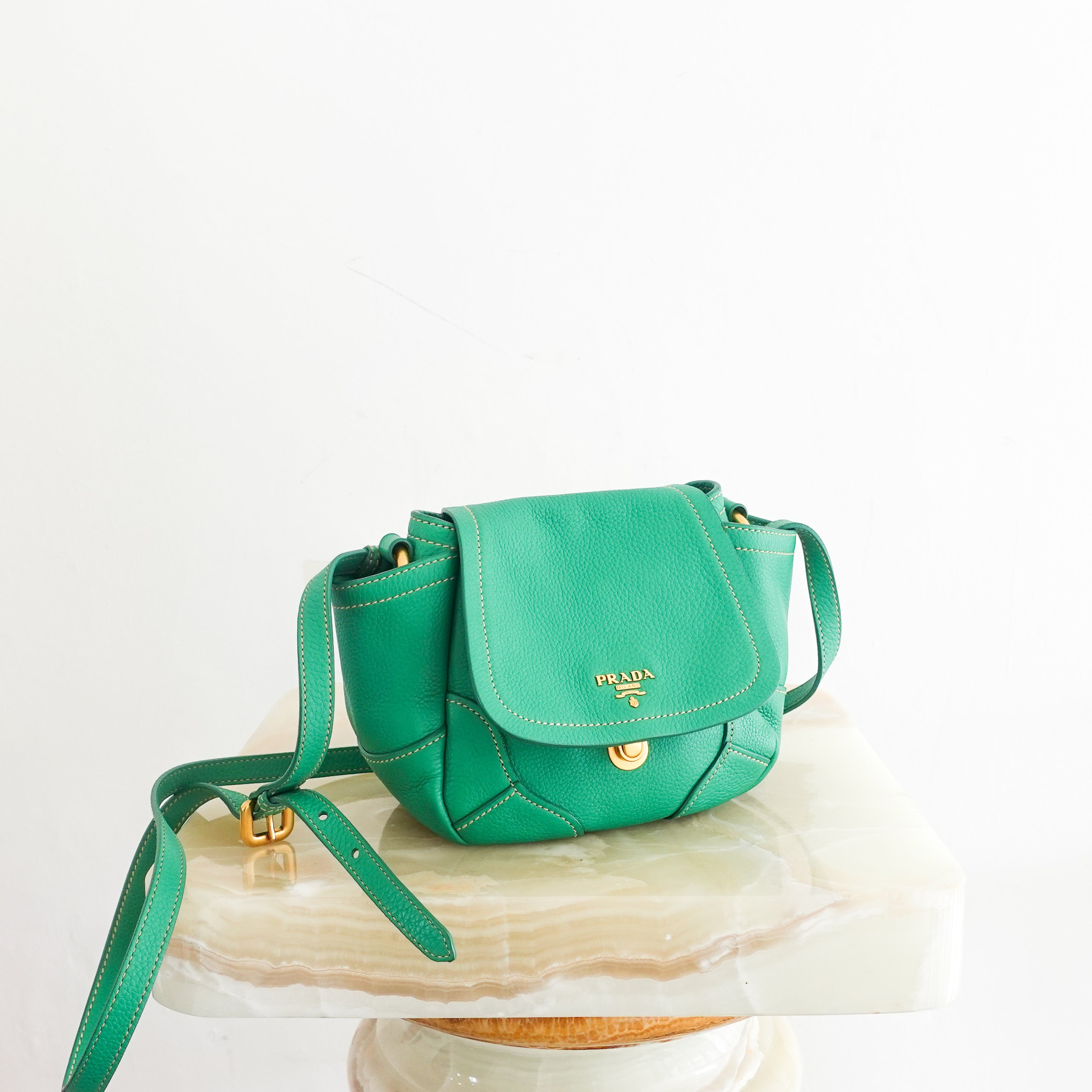 Green classic vitello danio crossbody