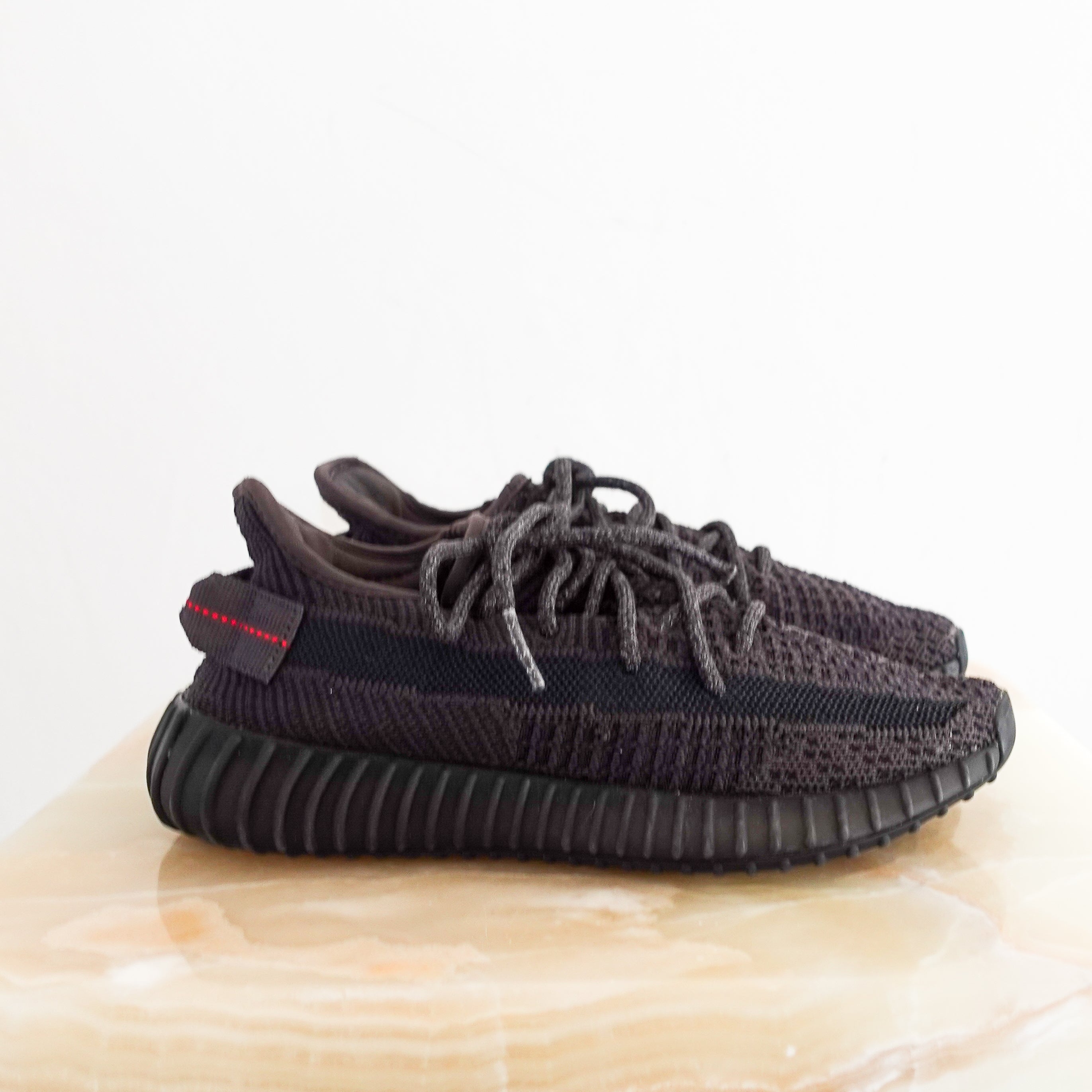 Yeezy Boost 350 V2 trainers in black knit fabric RRP £250 | Authentic Preloved
