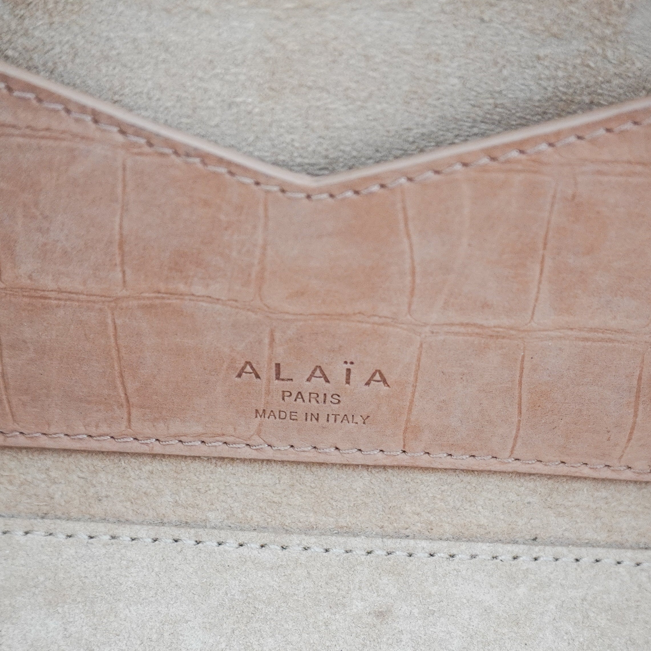 Alaïa Le Teckel Medium Croc-Embossed Suede Shoulder Bag Beige (RRP £2100) | Authentic Preloved