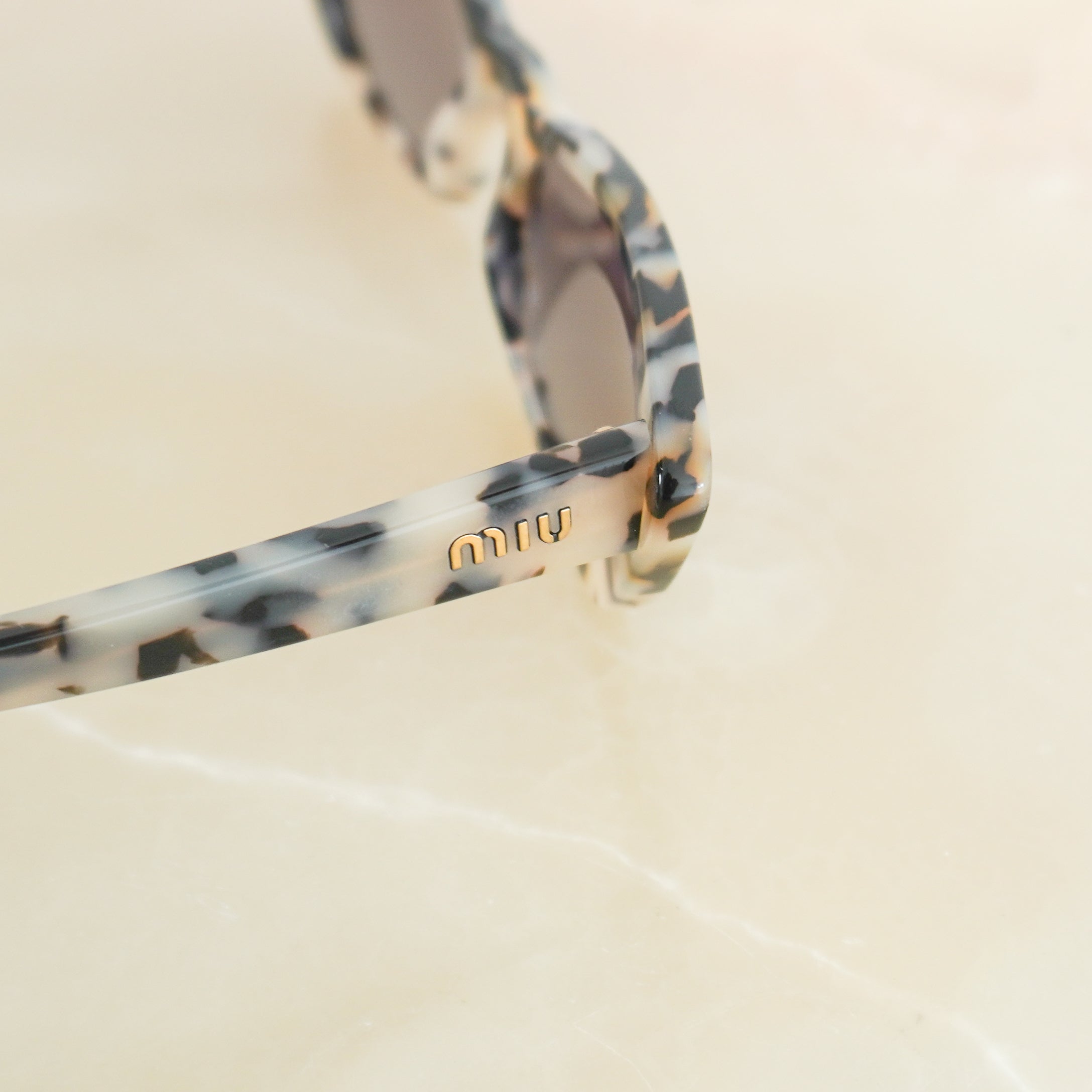 Miu Miu SMU 10U KAD-3M1 Tortoiseshell Cat Eye Sunglasses (RRP £300) | Authentic Preloved FINAL SALE