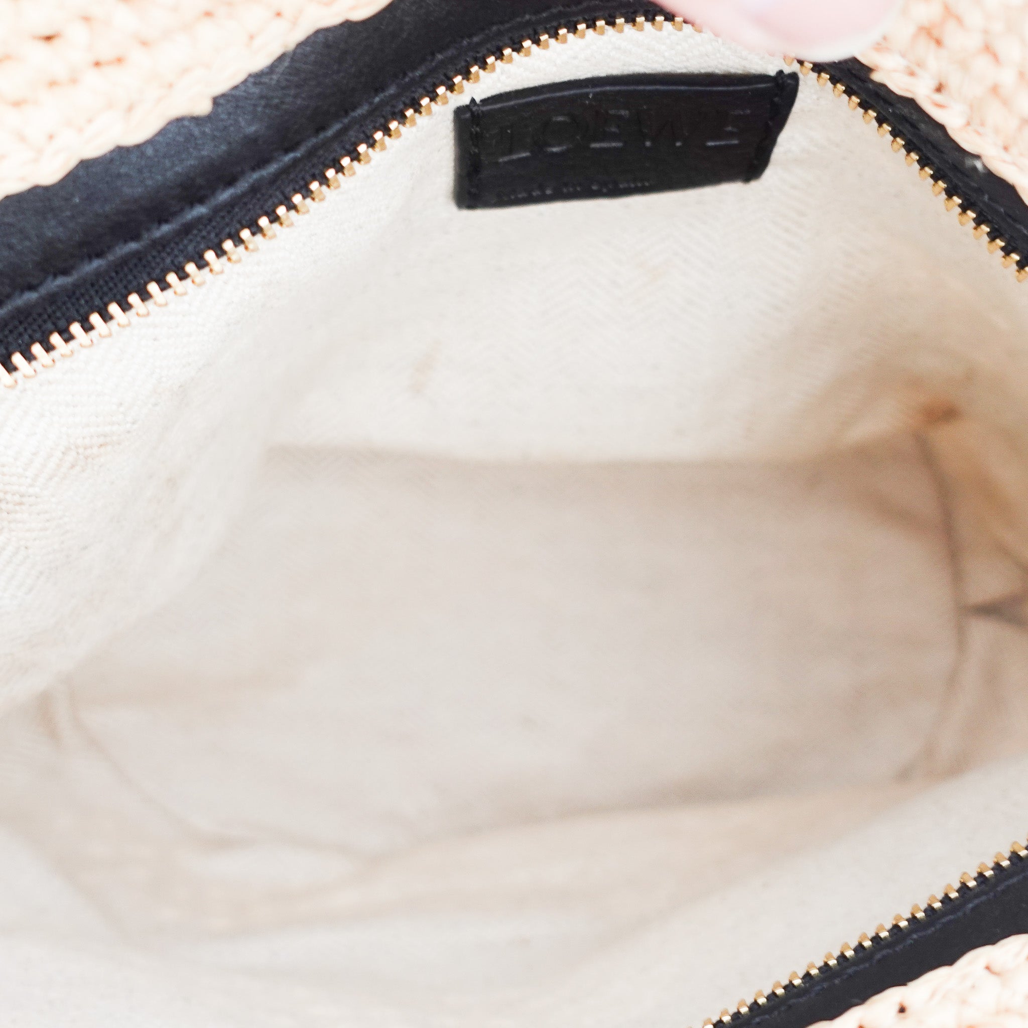 LOEWE Paula’s Ibiza Pochette Woven bag RRP £700 | Authentic Preloved [final sale]