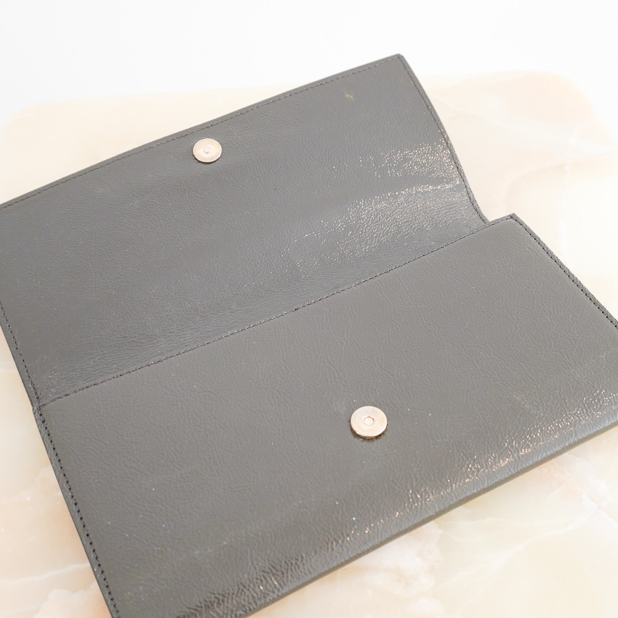 Saint Laurent Medium Front Flap Pouch in Grey Patent Leather (RRP £750) | Authentic Preloved