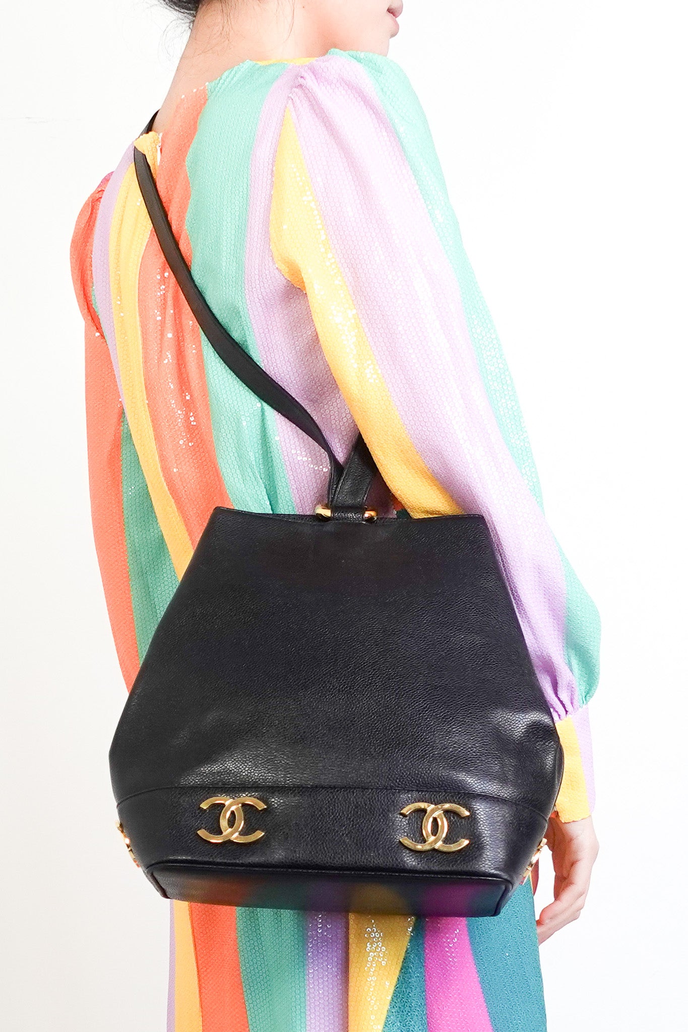 Vintage six logo sling bag