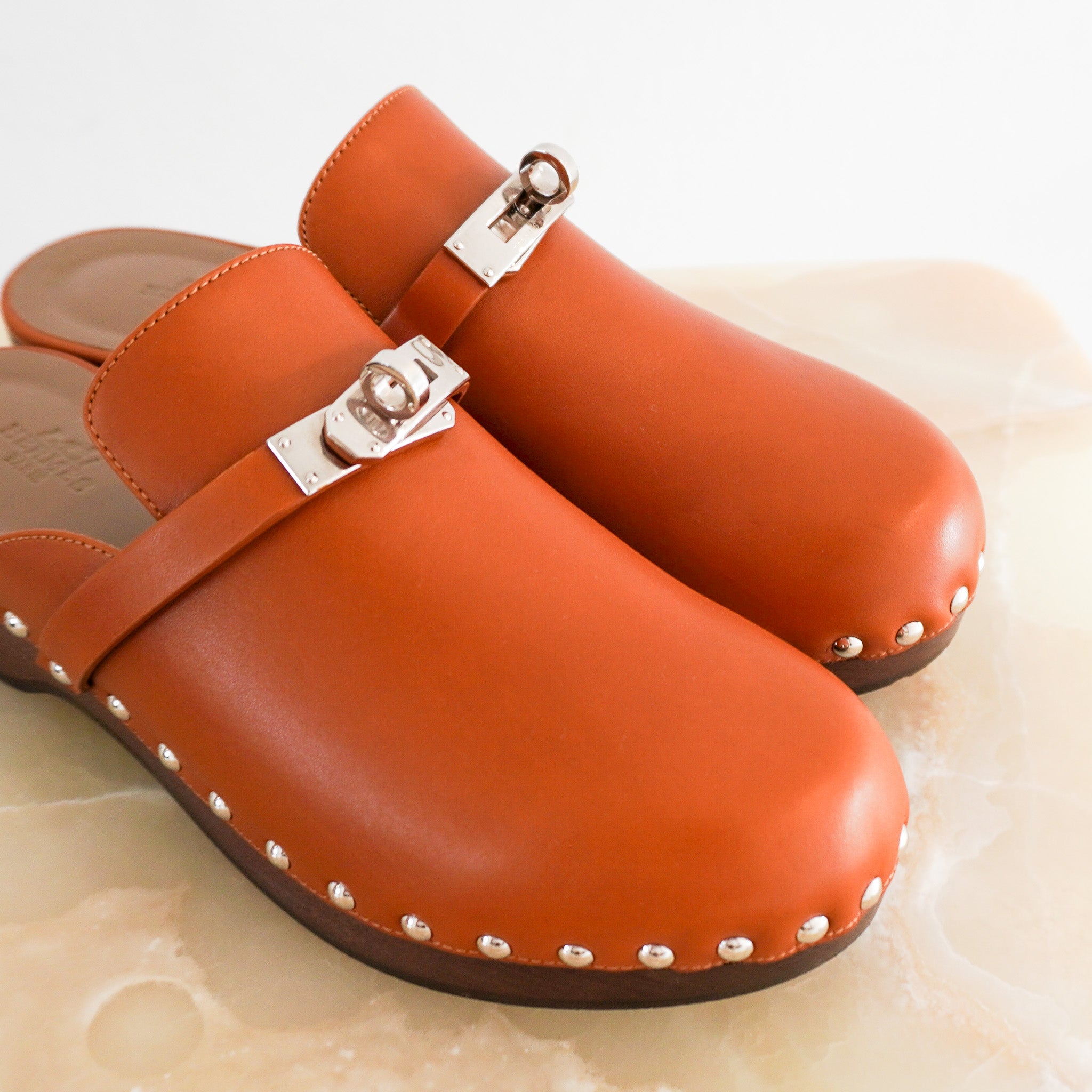 Hermès Carlotta Mules in Natural Heritage Calfskin (RRP £1265) | Authentic Preloved