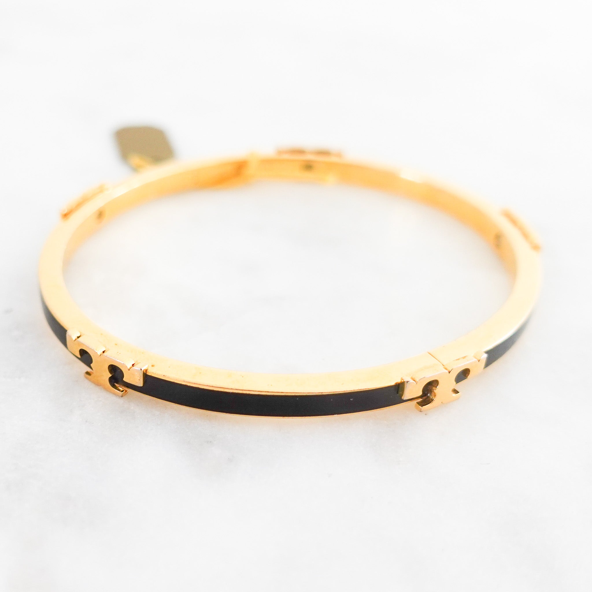 NEW Gold tone bracelet