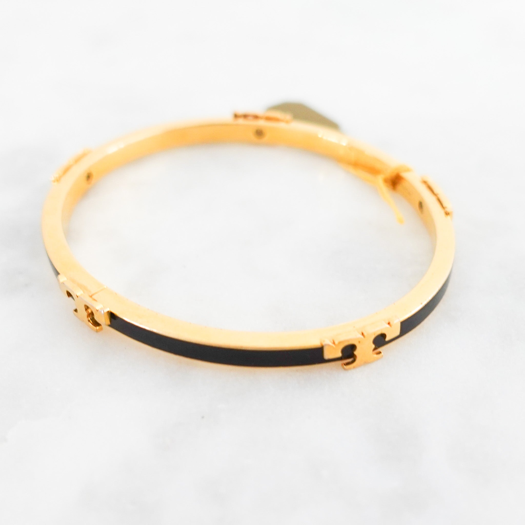 NEW Gold tone bracelet