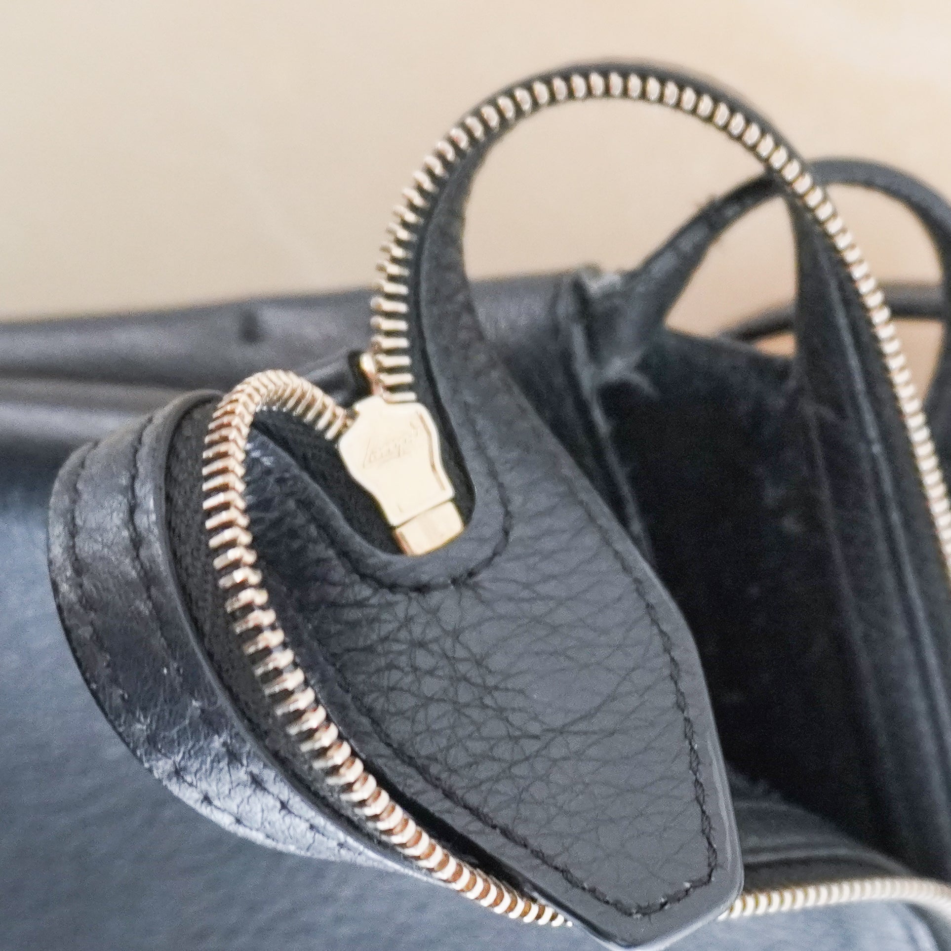 The Row Black Margaux Shoulder Bag 15 RRP £4540 | Authentic Preloved