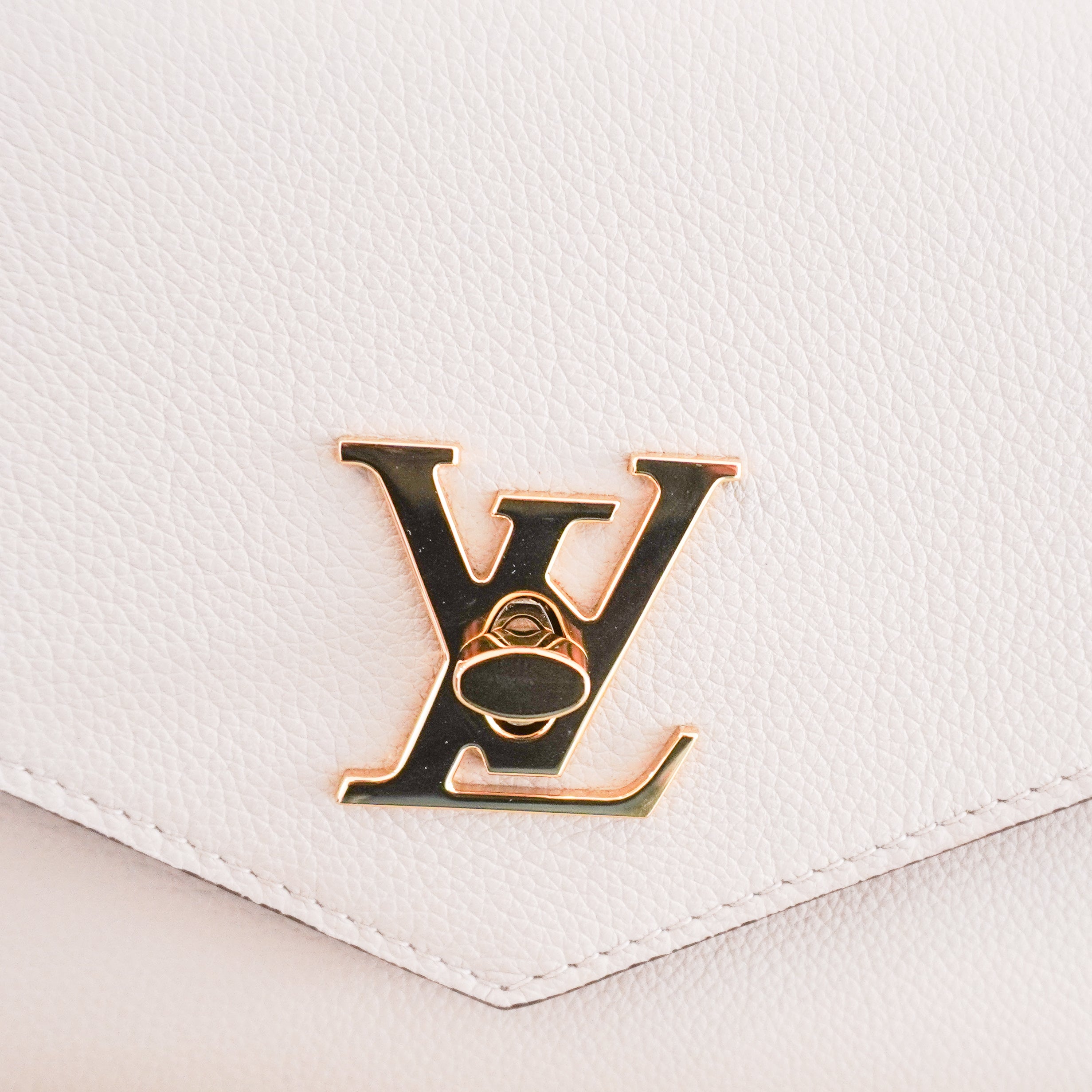 NEW Louis Vuitton Lockme Chain Bag in Greige Grained Calfskin Leather (RRP £1880) | Authentic Preloved
