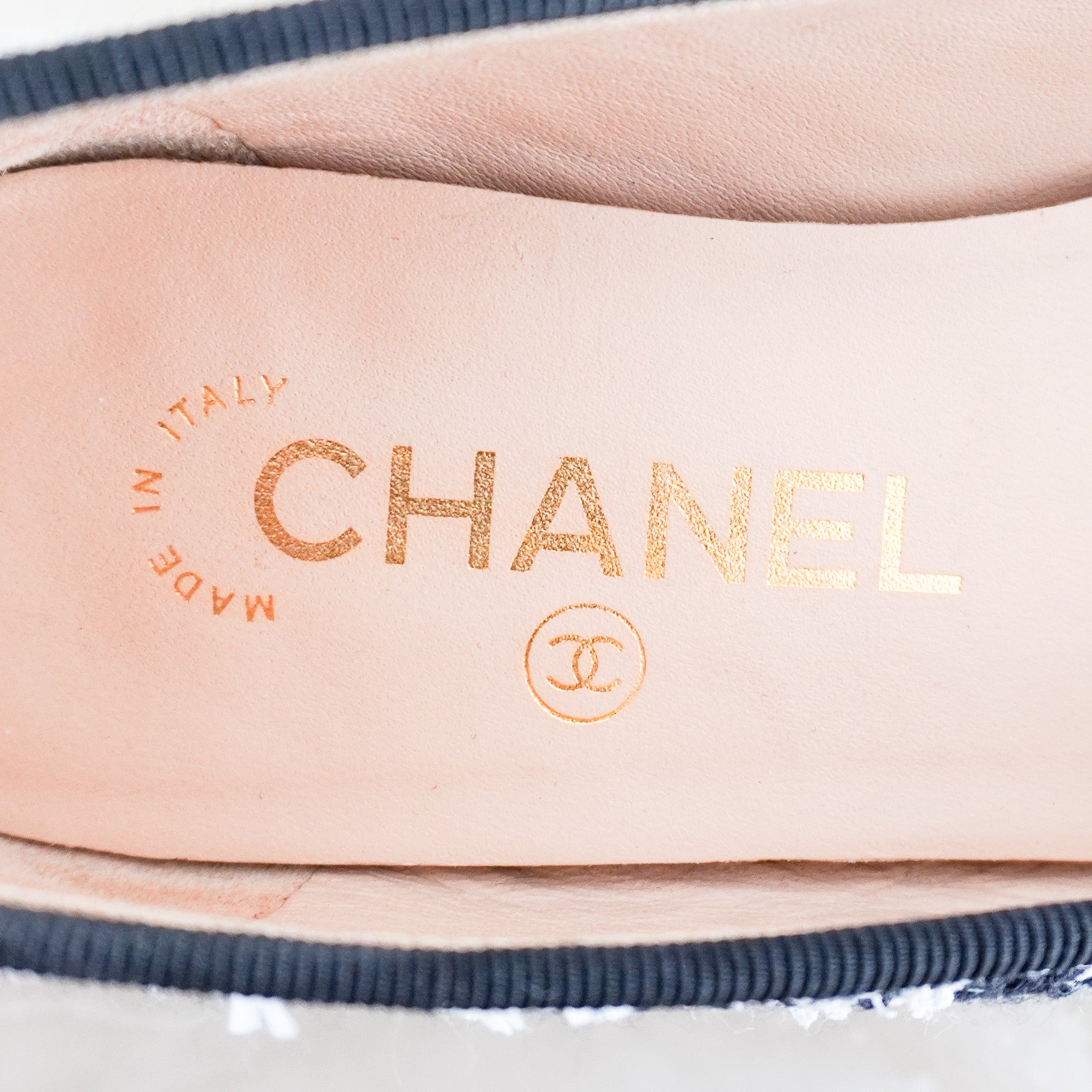 Chanel CC Tweed Ballet Flats in White and Black (RRP £899) | Authentic Preloved