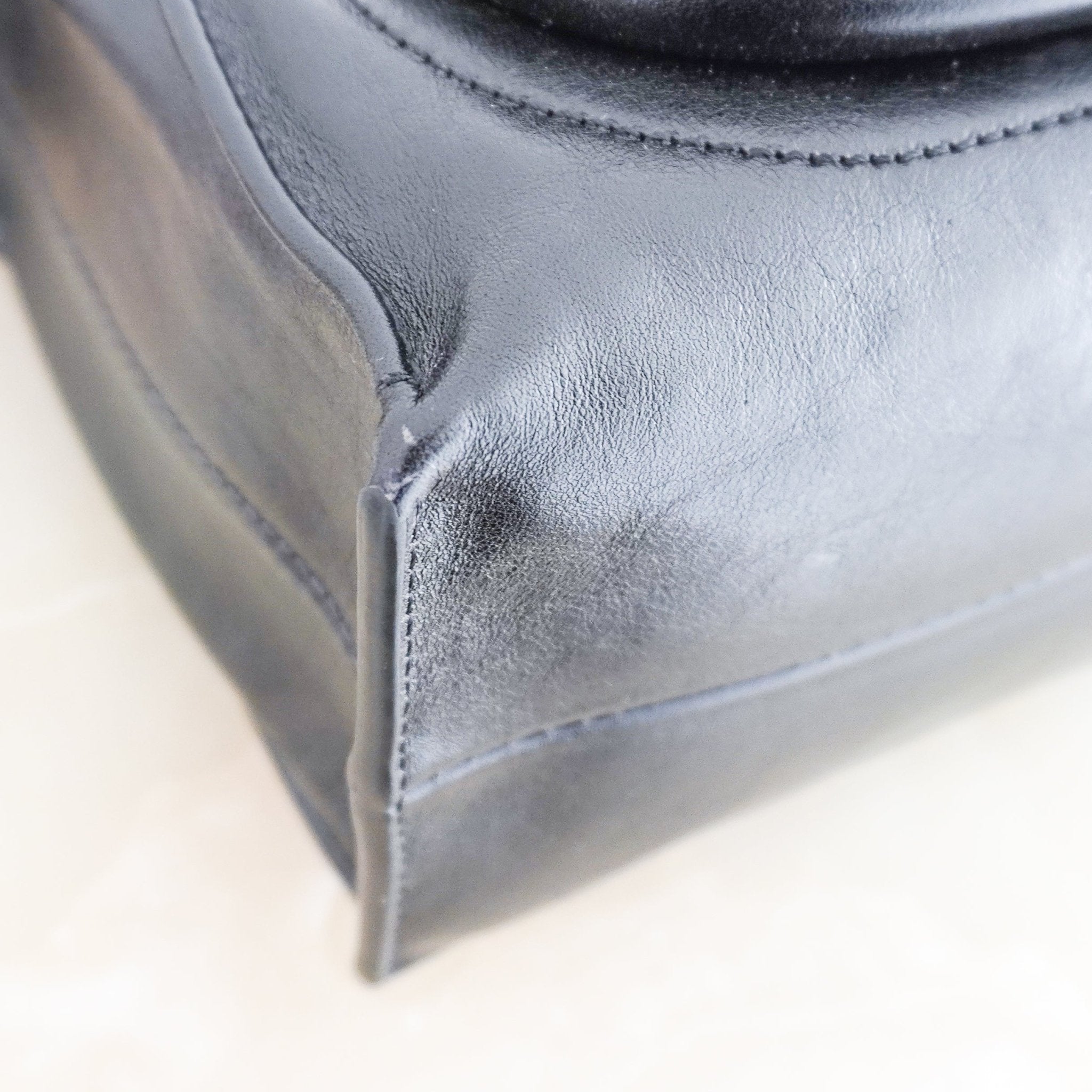 Chloé Black Small Paraty 24 Tote Bag in Calfskin Leather (RRP £1130) | Authentic Preloved - Reloved Again