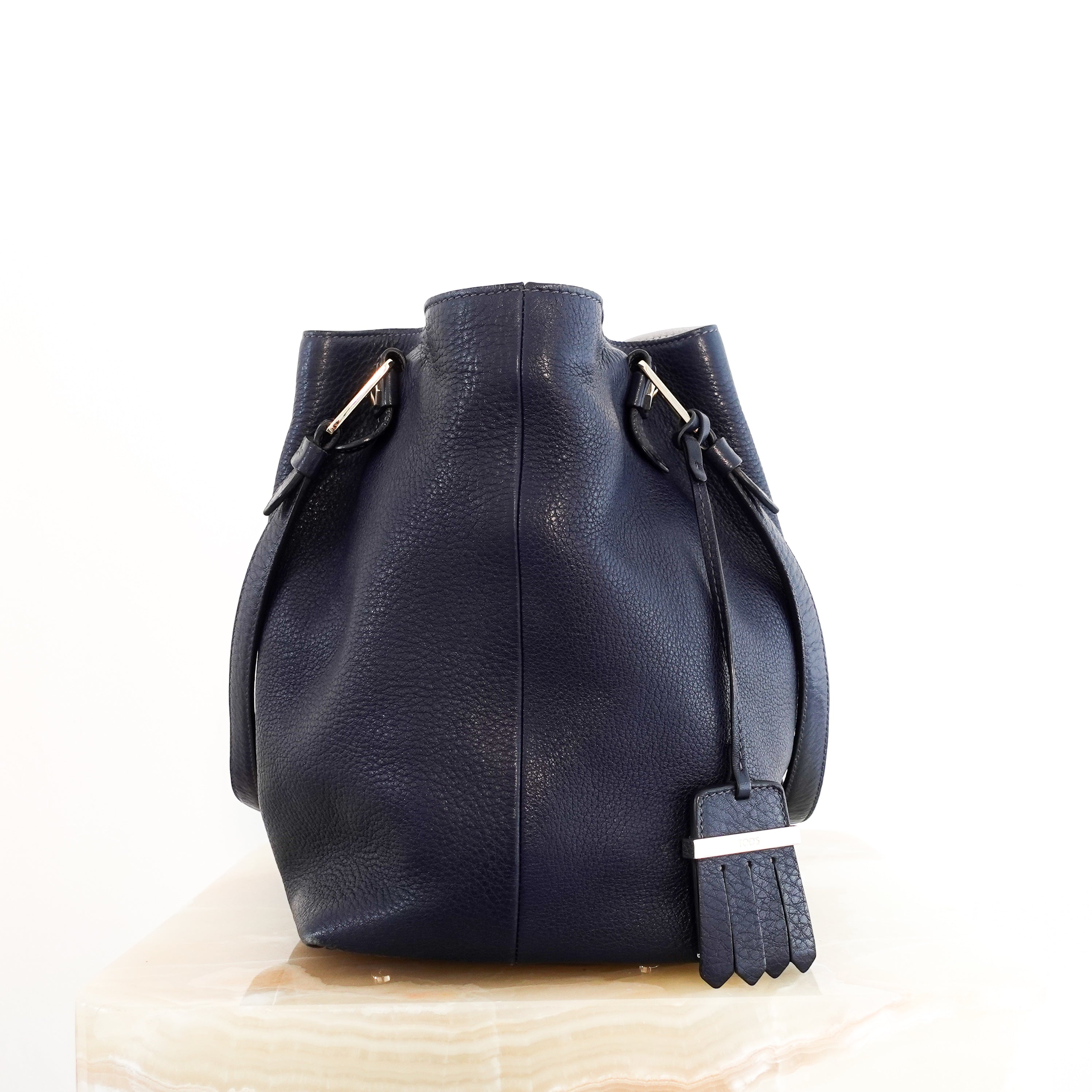 Navy tote bag